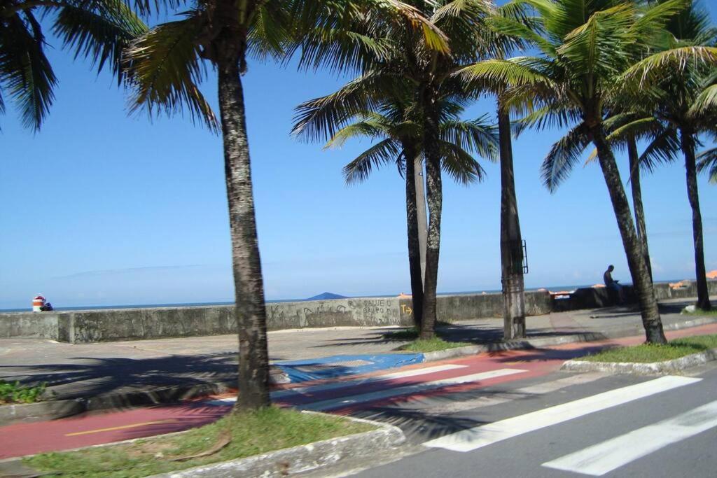 Belíssimo apartamento frente mar