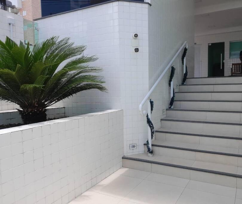 Belíssimo apartamento frente mar