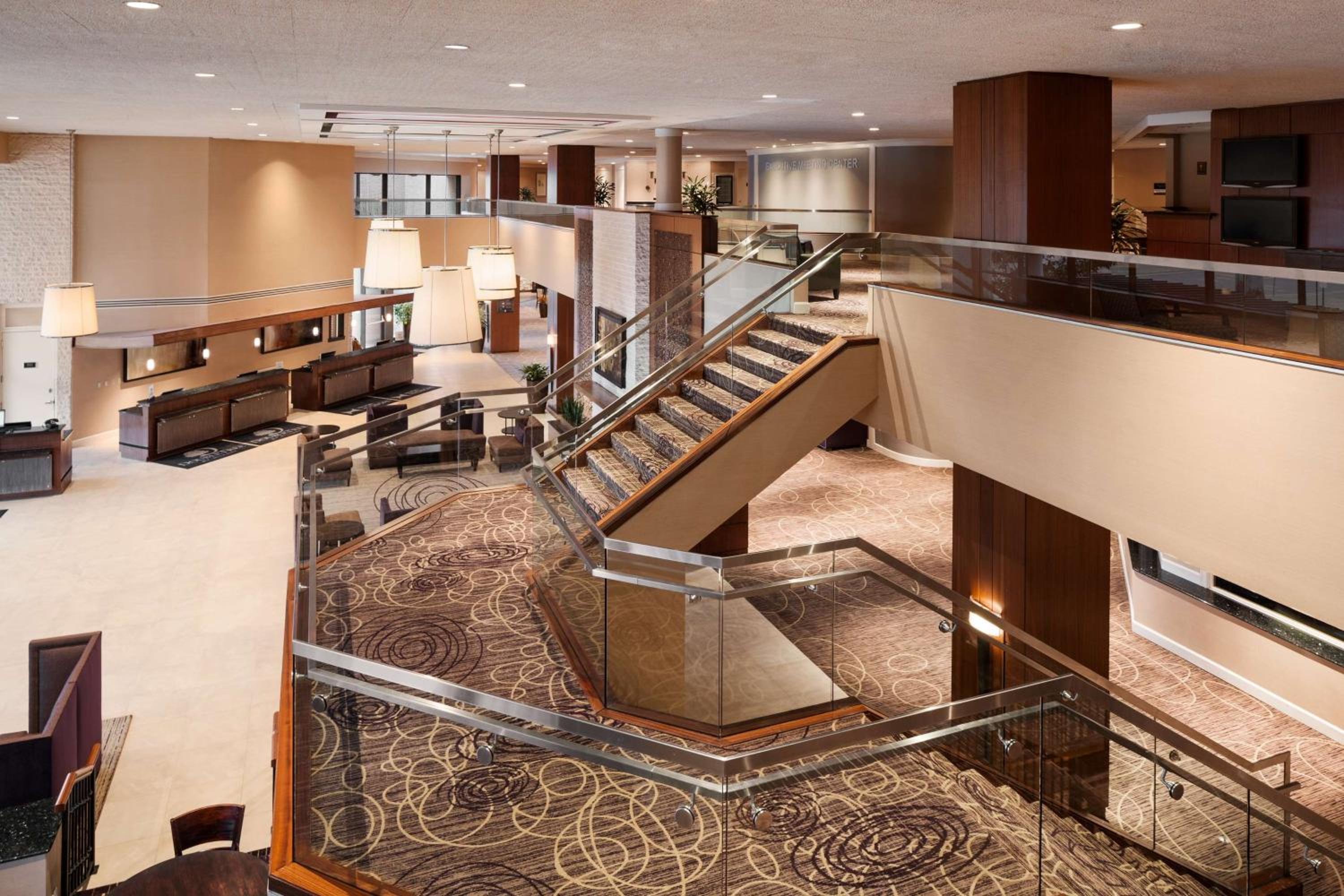 DoubleTree by Hilton Hotel & Executive Meeting Center Somerset view 3