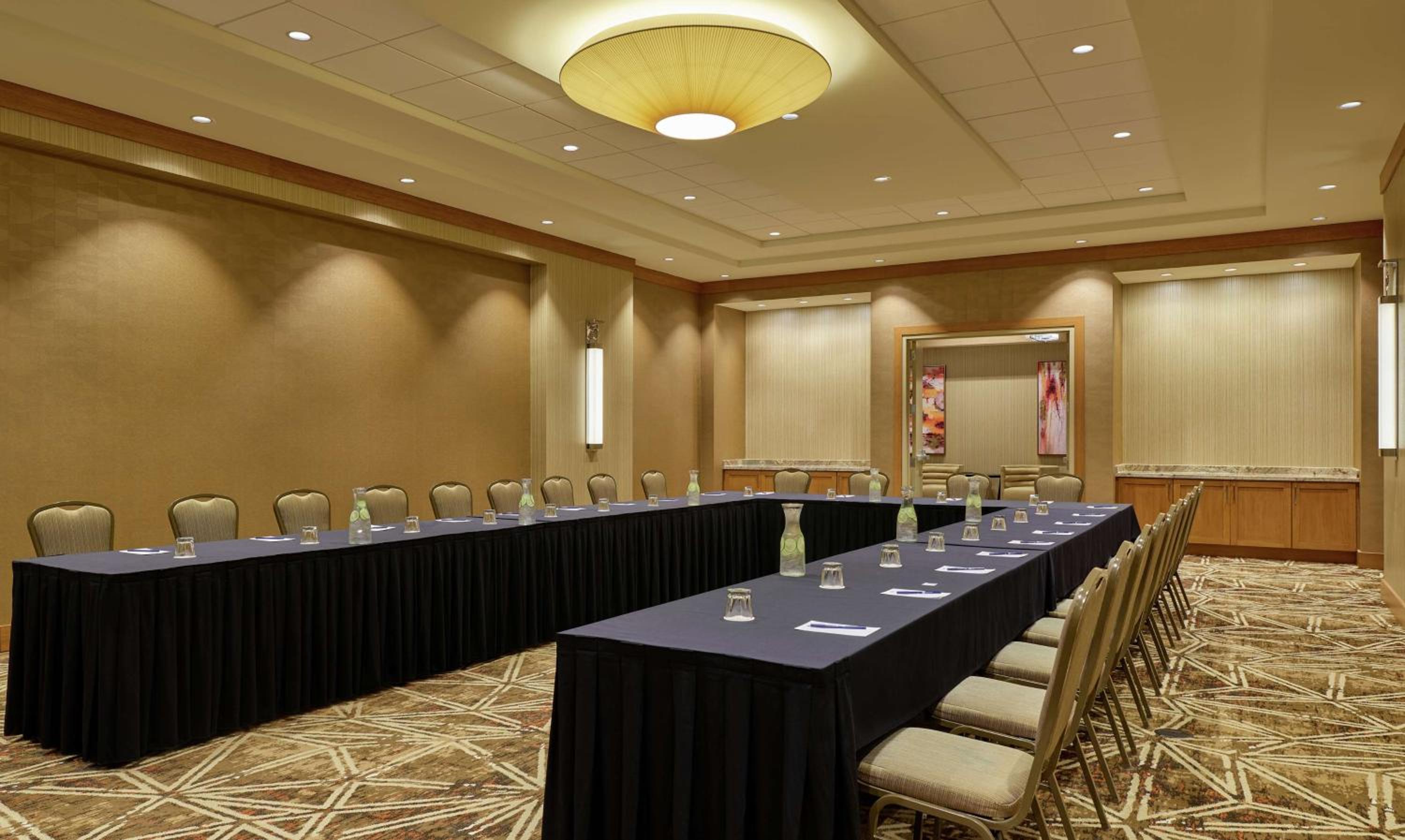 DoubleTree by Hilton Houston Intercontinental Airport - Property Image 9