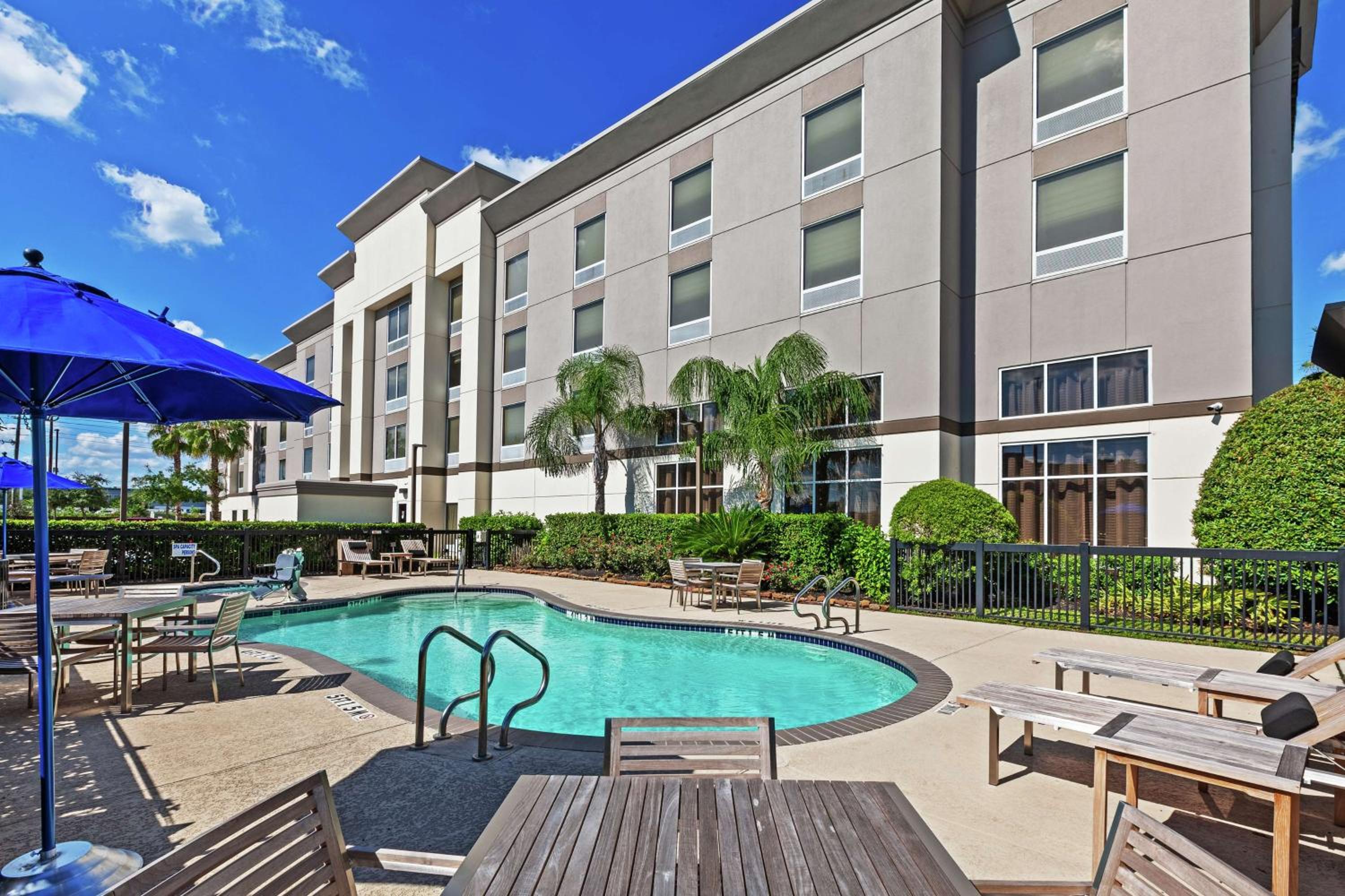 Hampton Inn Suites Houston-Bush Intercontinental Airport - Property Image 23