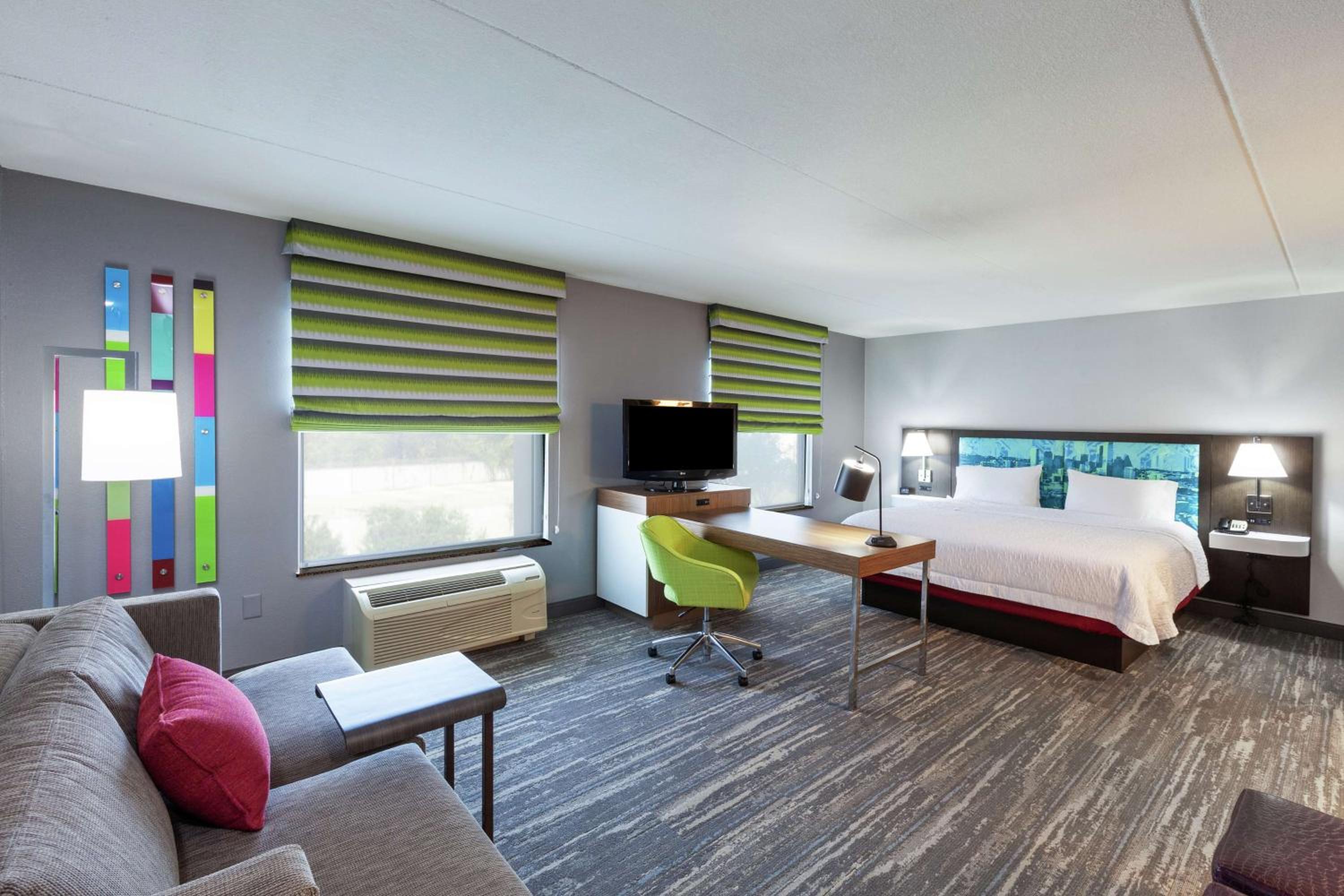Hampton Inn Suites Houston-Bush Intercontinental Airport - Property Image 16