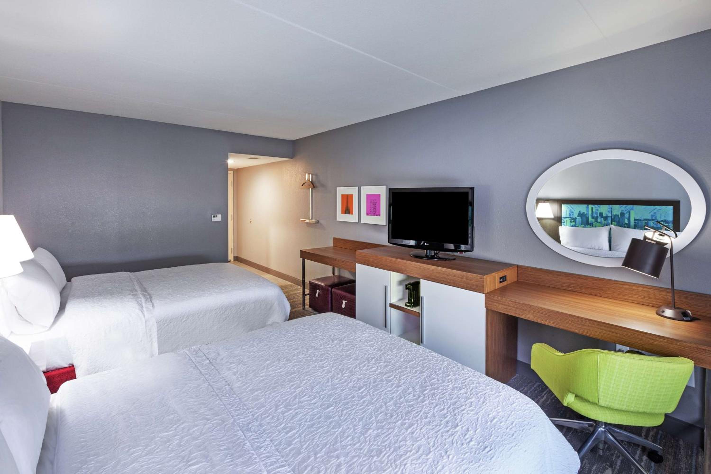Hampton Inn Suites Houston-Bush Intercontinental Airport - Property Image 11