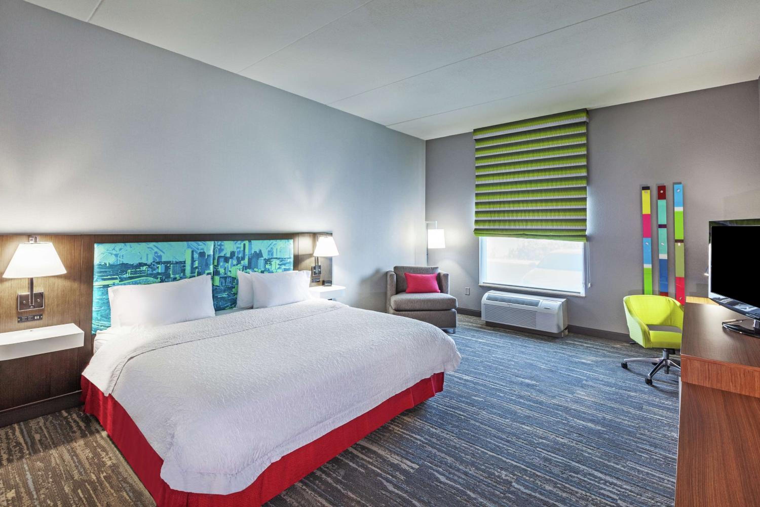 Hampton Inn Suites Houston-Bush Intercontinental Airport - Property Image 12
