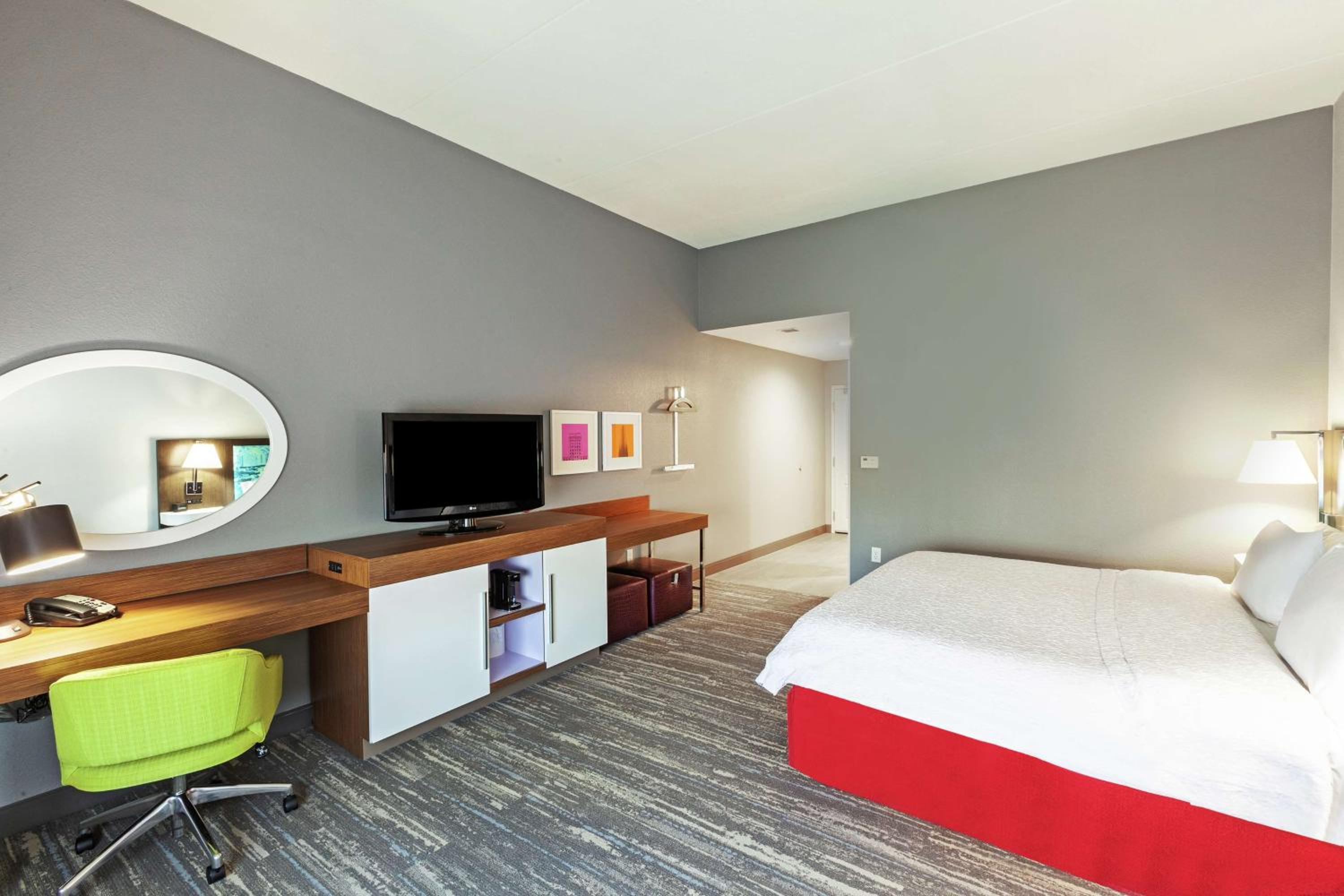 Hampton Inn Suites Houston-Bush Intercontinental Airport - Property Image 6