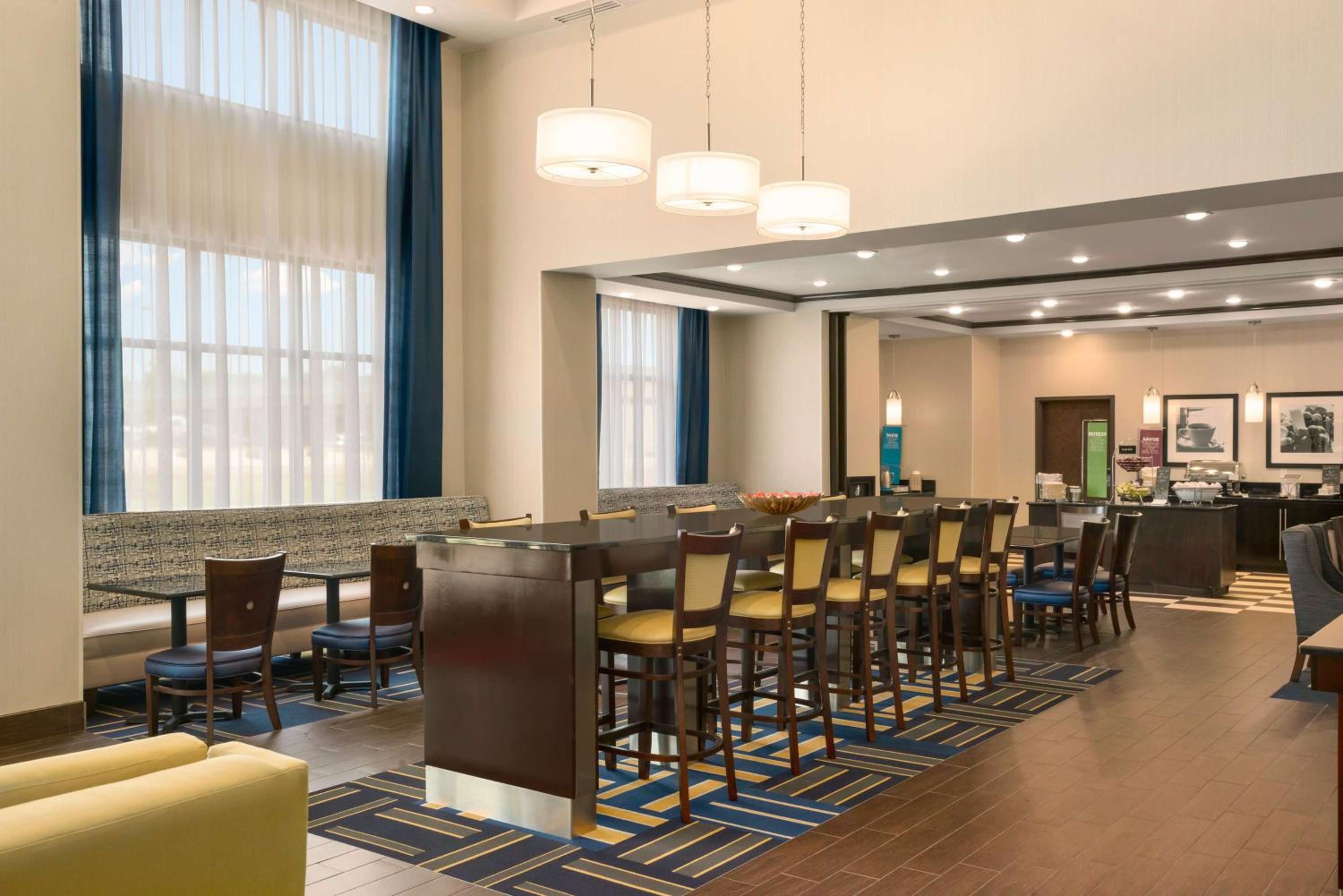 Hampton Inn  Suites - Lavonia, GA - Property Image 2