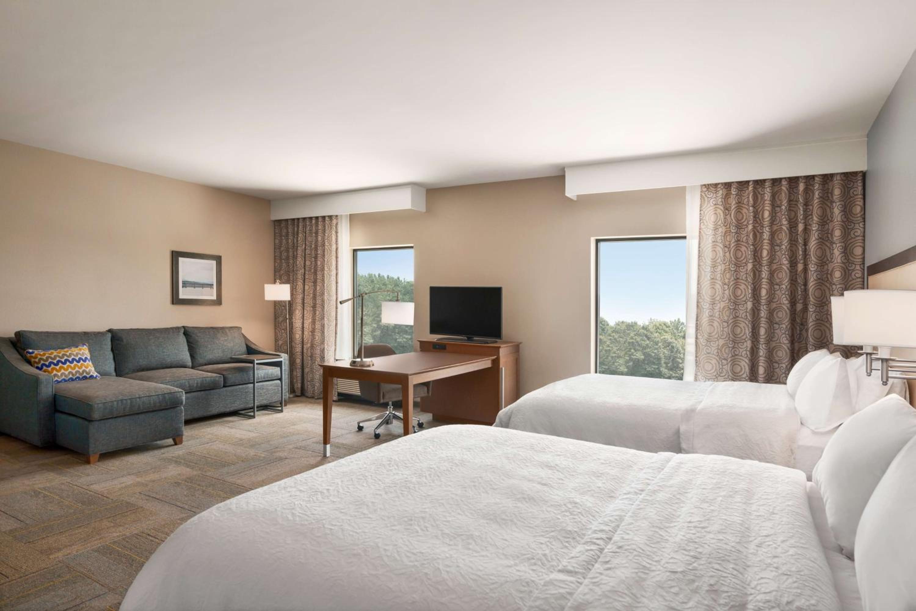 Hampton Inn  Suites - Lavonia, GA - Property Image 11
