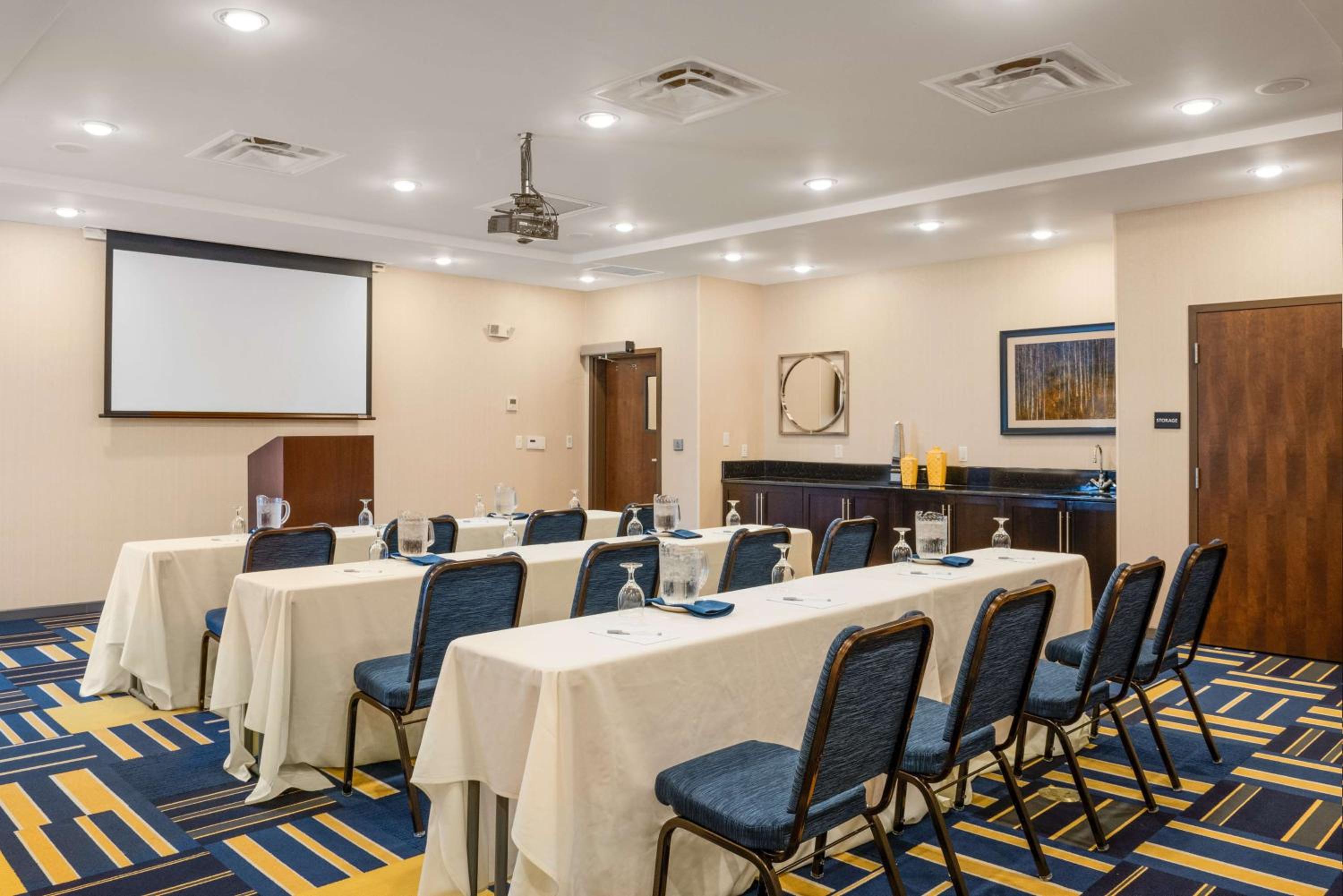 Clemson Vacations - Hampton Inn  Suites - Lavonia, GA - Property Image 4