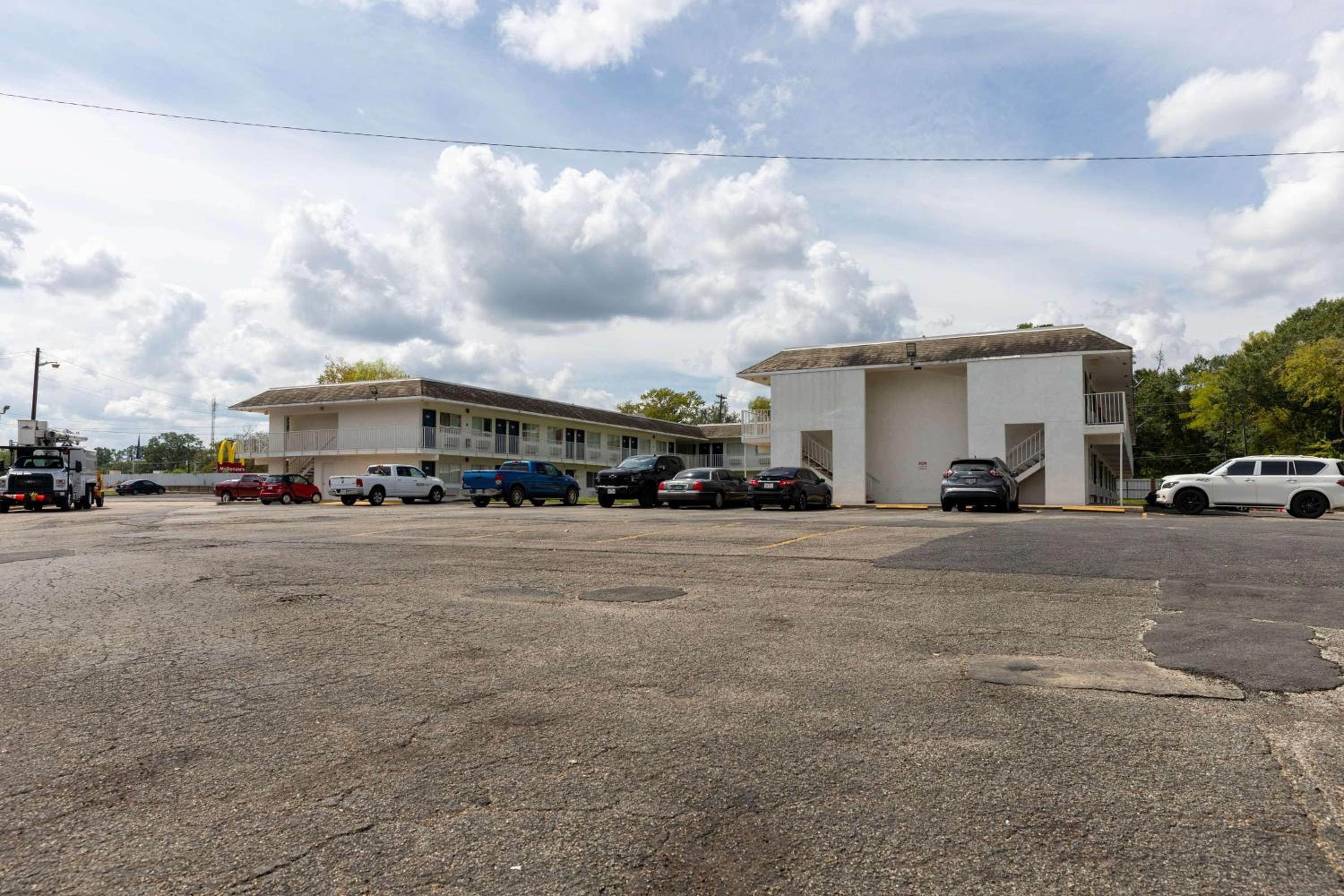 Motel 6-Lufkin, TX
