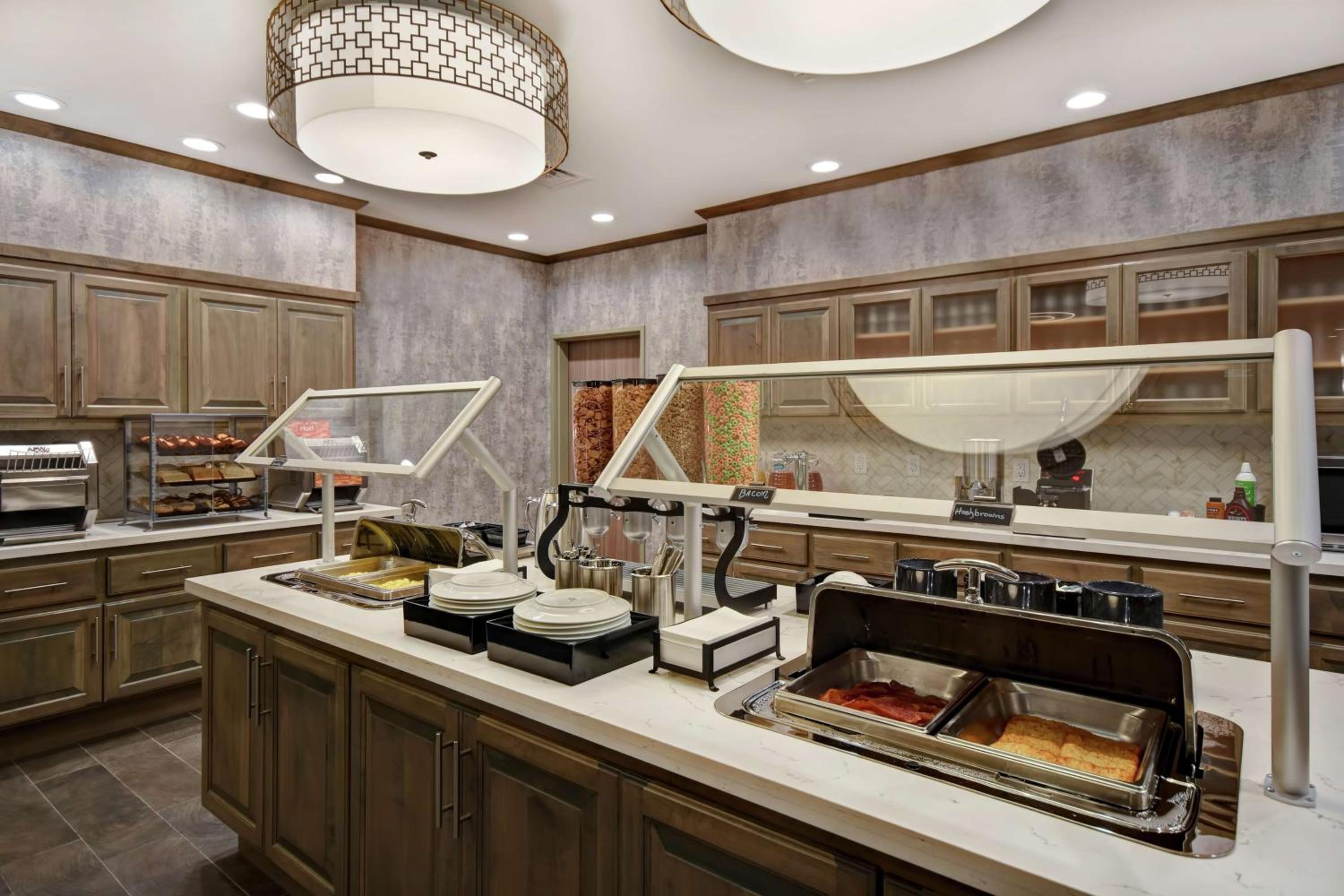 Gulf Shores Vacations - Homewood Suites By Hilton Orange New Haven - Property Image 4