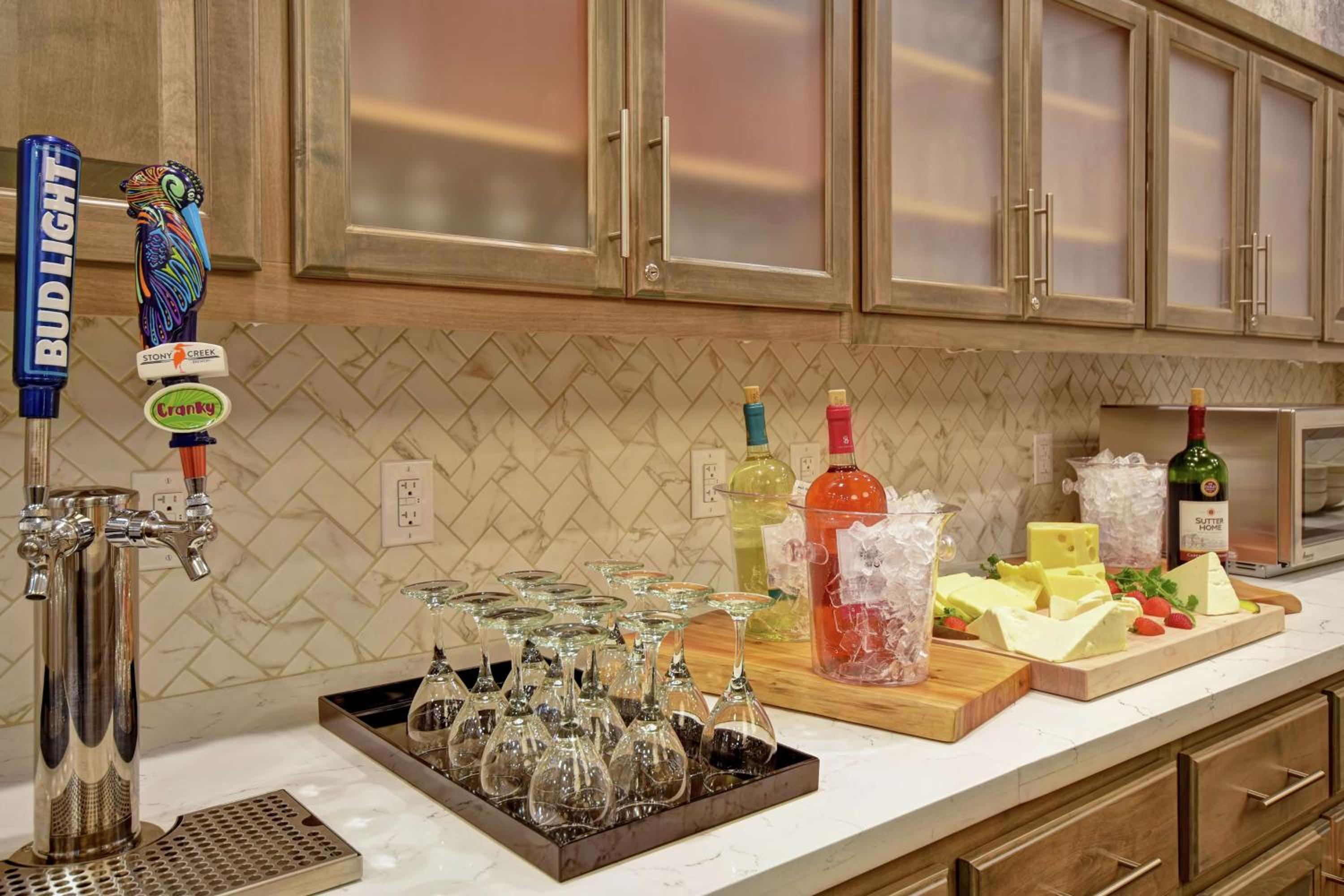 Gulf Shores Vacations - Homewood Suites By Hilton Orange New Haven - Property Image 7