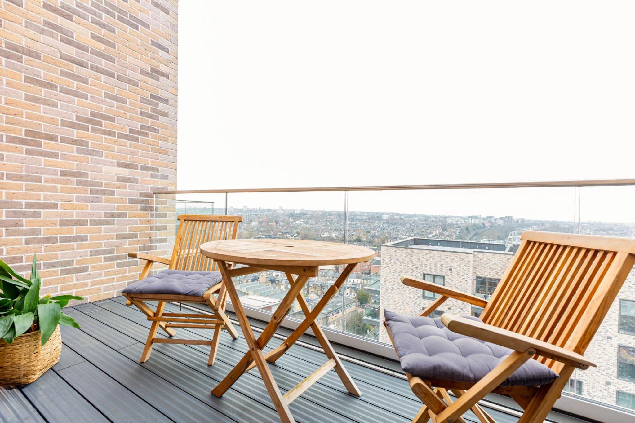 Modern New 2BR wViews & Balcony in Wandsworth