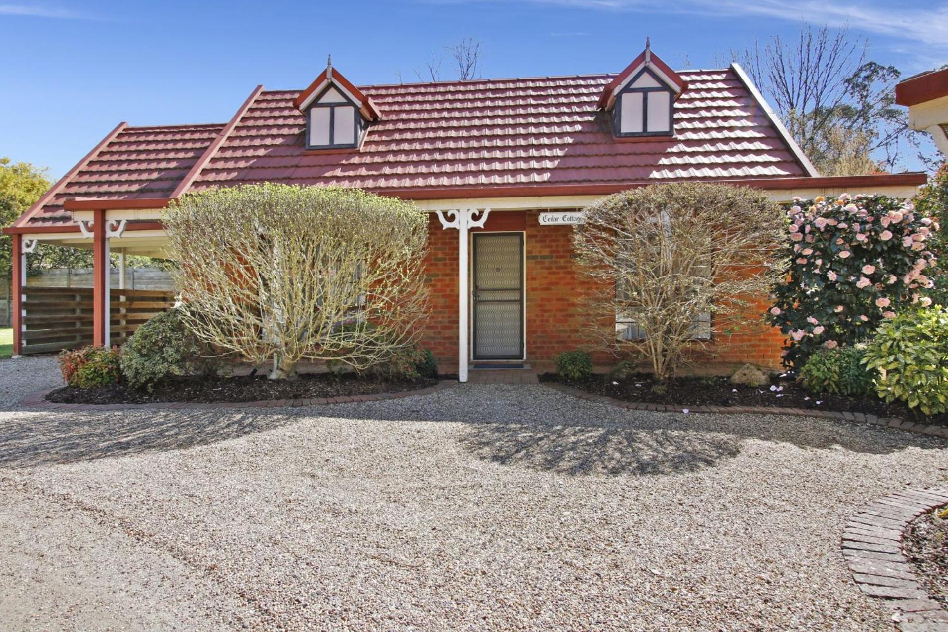 Cedar Cottage - Unit 3 Tudor Village