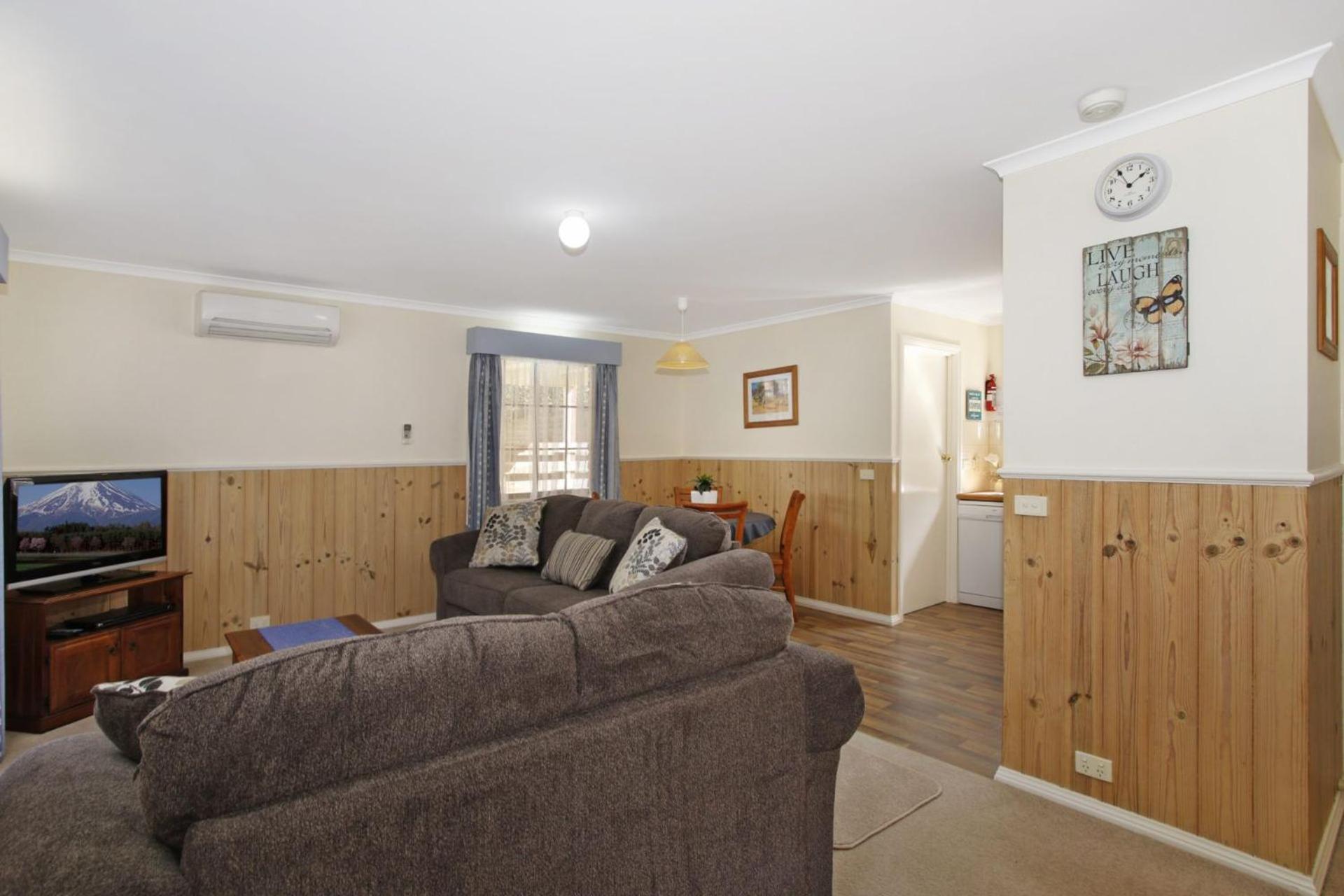 Cedar Cottage - Unit 3 Tudor Village
