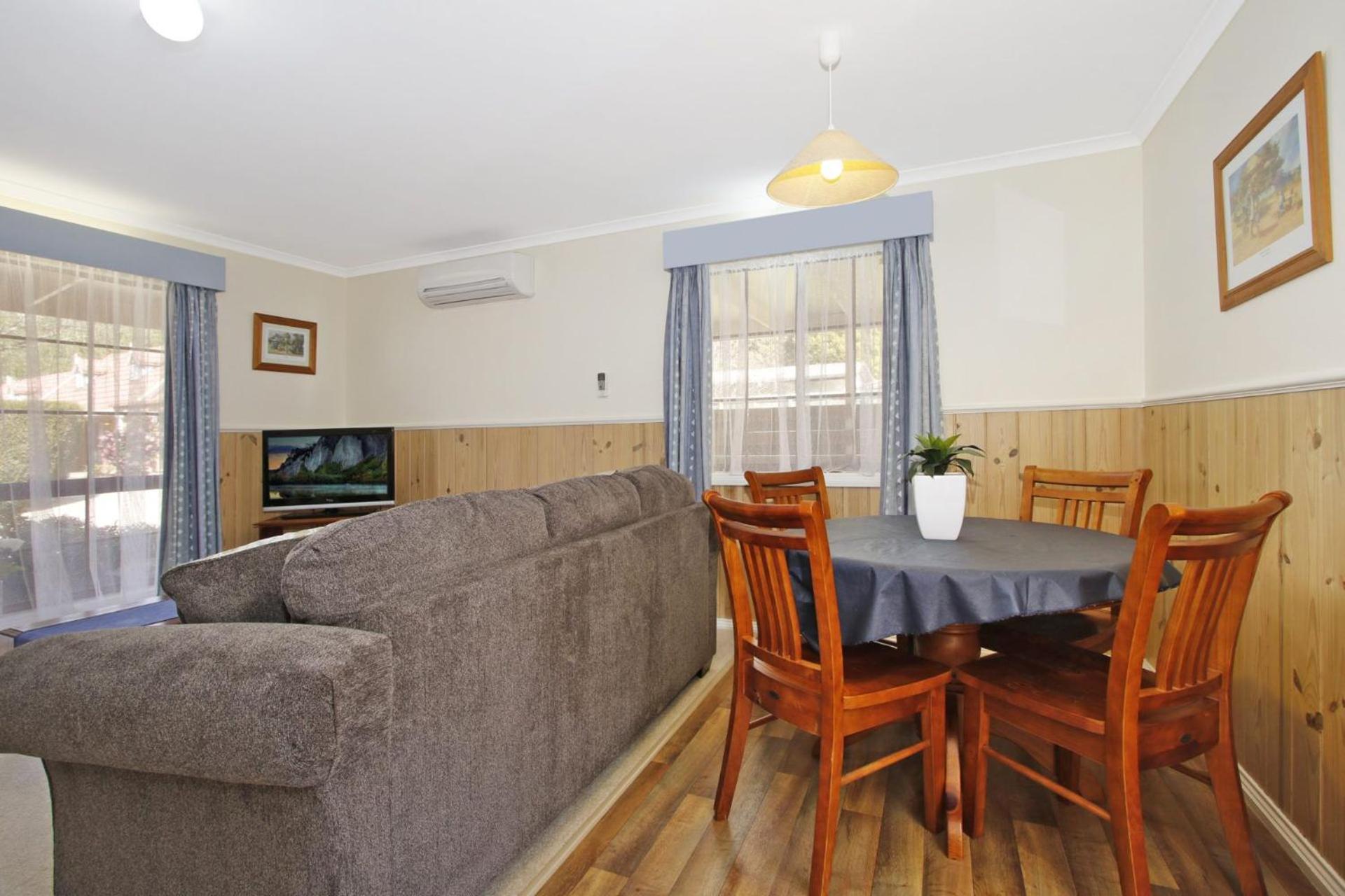 Cedar Cottage - Unit 3 Tudor Village