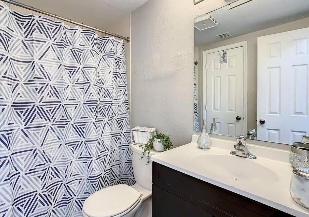 Charming Lakeview Retreat III