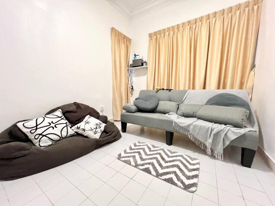 Corner House near Midvalley JB