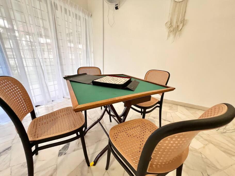 Corner House near Midvalley JB
