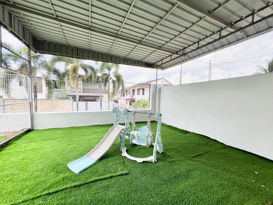 Corner House near Midvalley JB