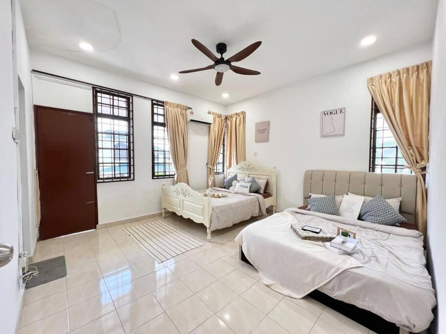 Corner House near Midvalley JB