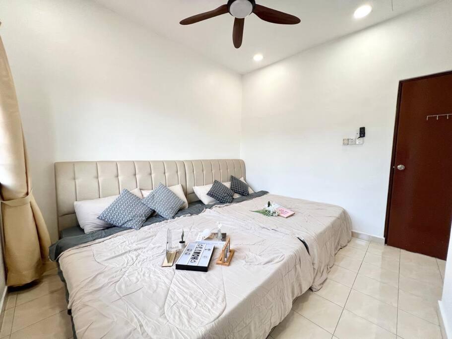 Corner House near Midvalley JB