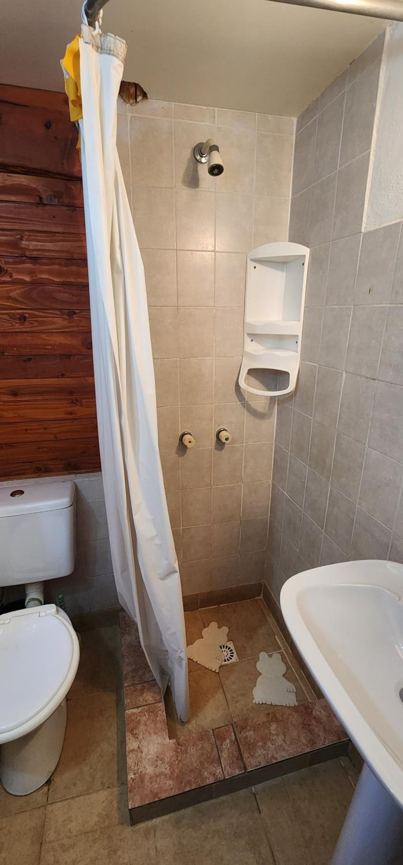 departamentos privados de 2 a 8 pax equipados