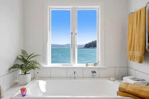 Seaglass Cottage