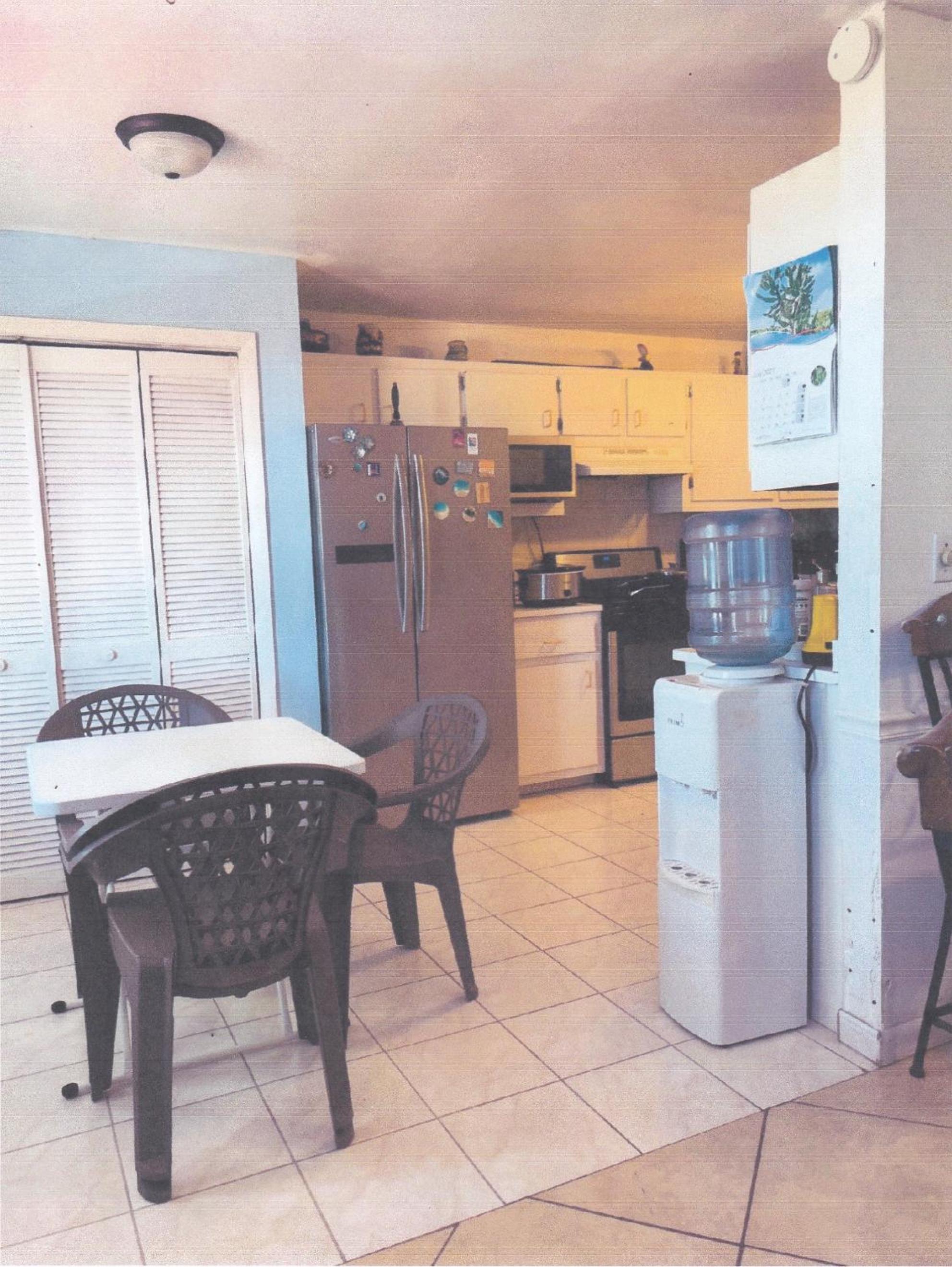 John’s Place - Photo 16