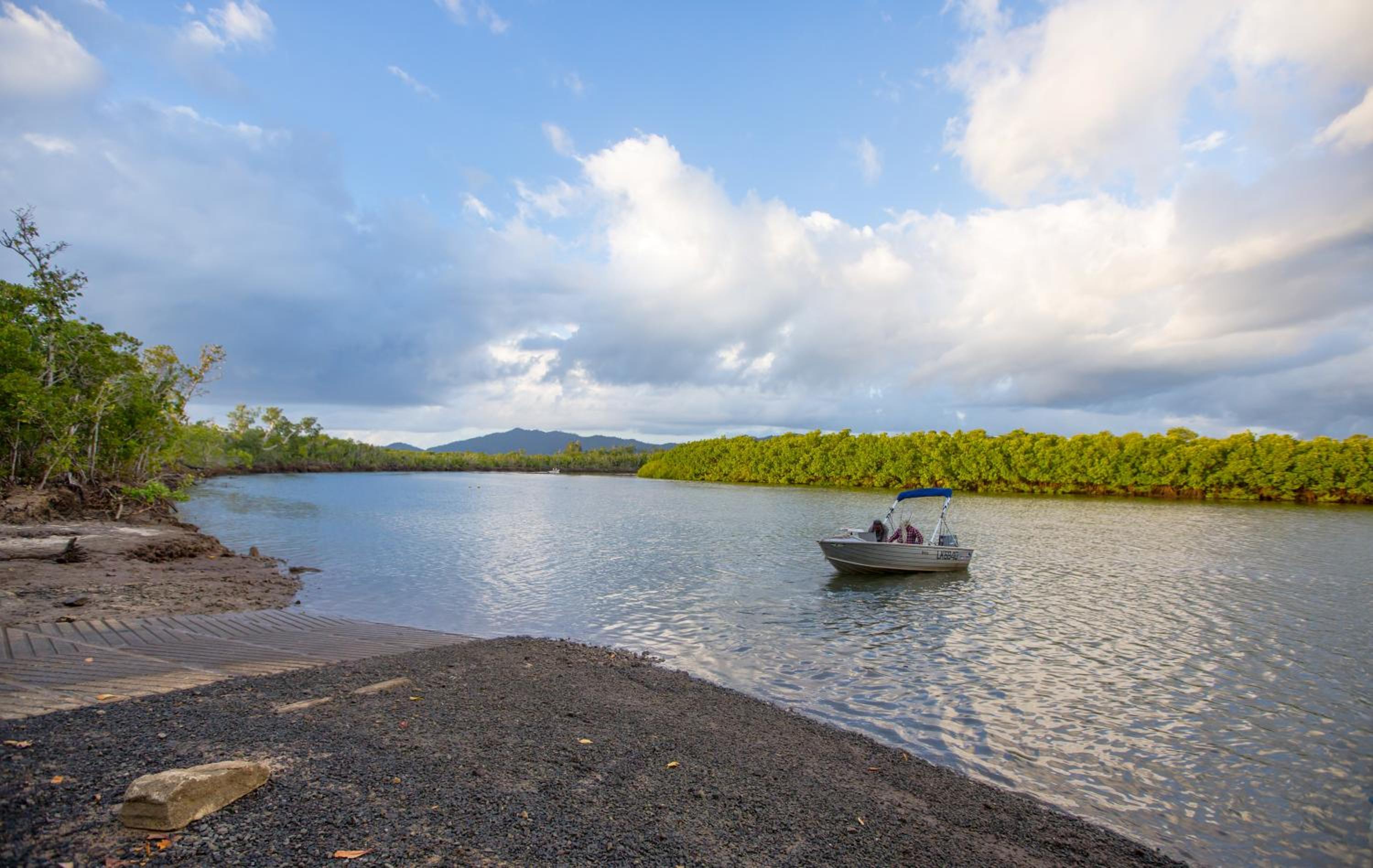 Kurrimine Fishing Haven - Pet Friendly