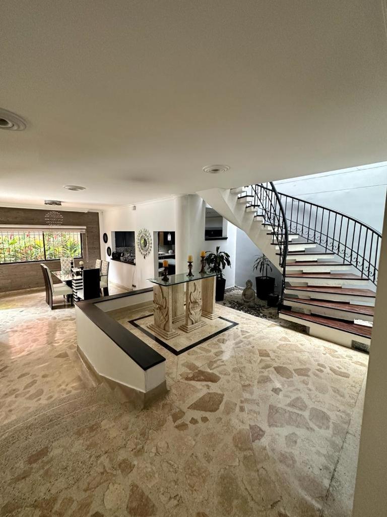 Espaciosa casa en Envigado con excelente ubicación
