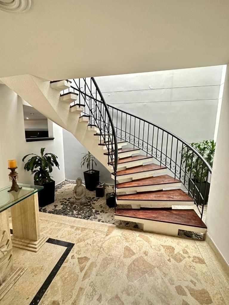 Espaciosa casa en Envigado con excelente ubicación