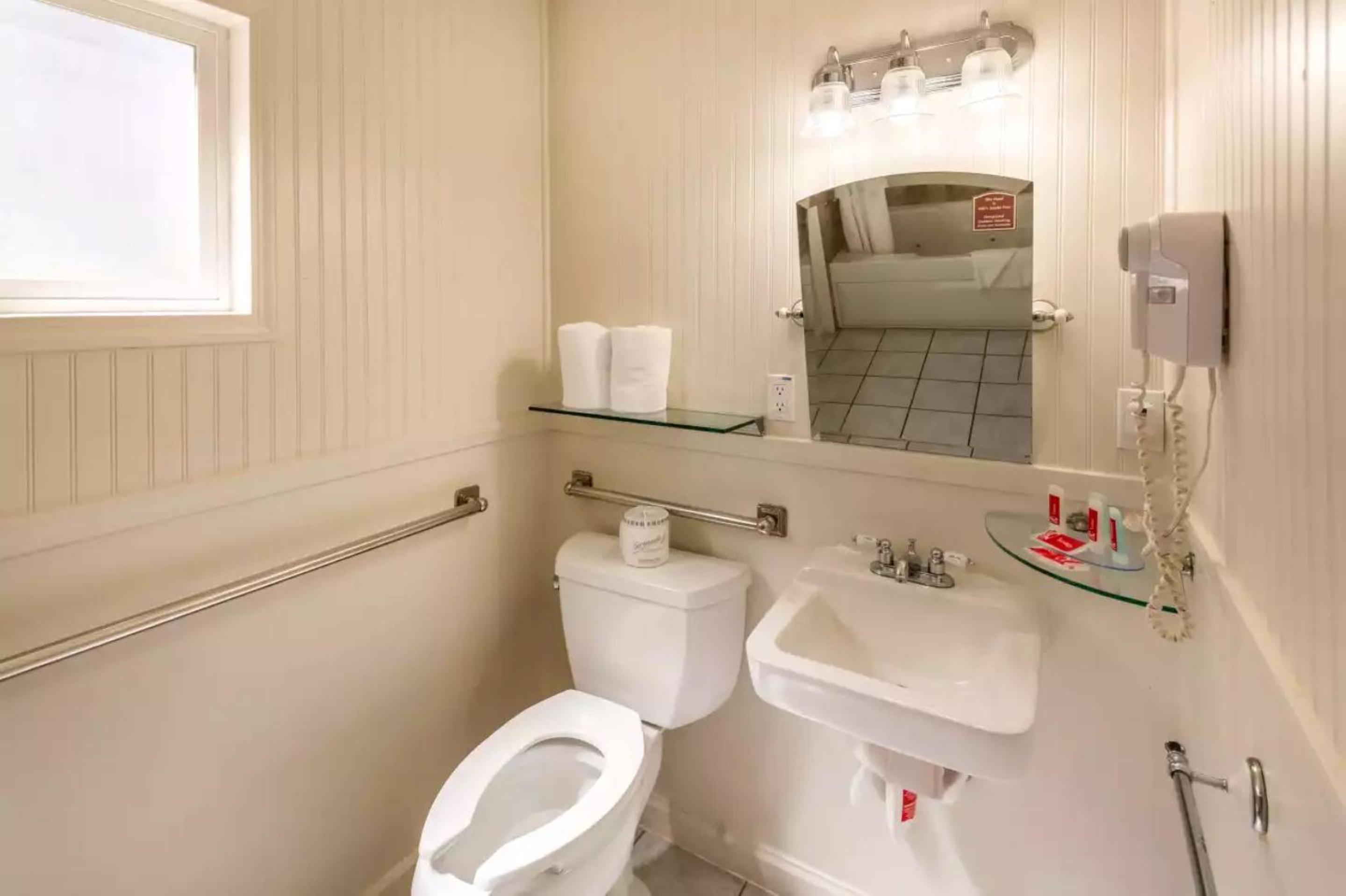 Lake Tahoe Vacations - Econo Lodge Inn Suites Heavenly Village Area - Property Image 29