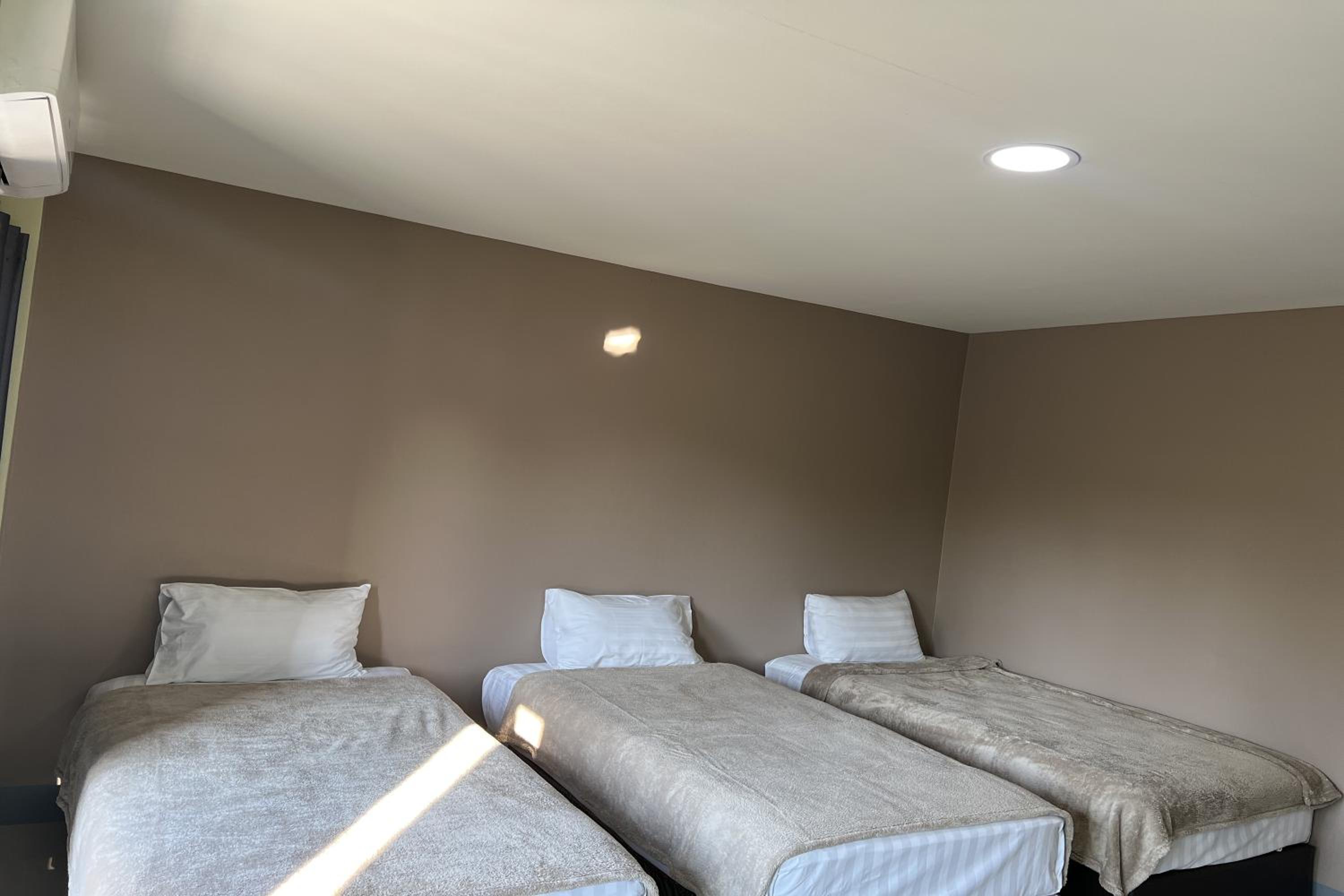 V Tharm Hotel
