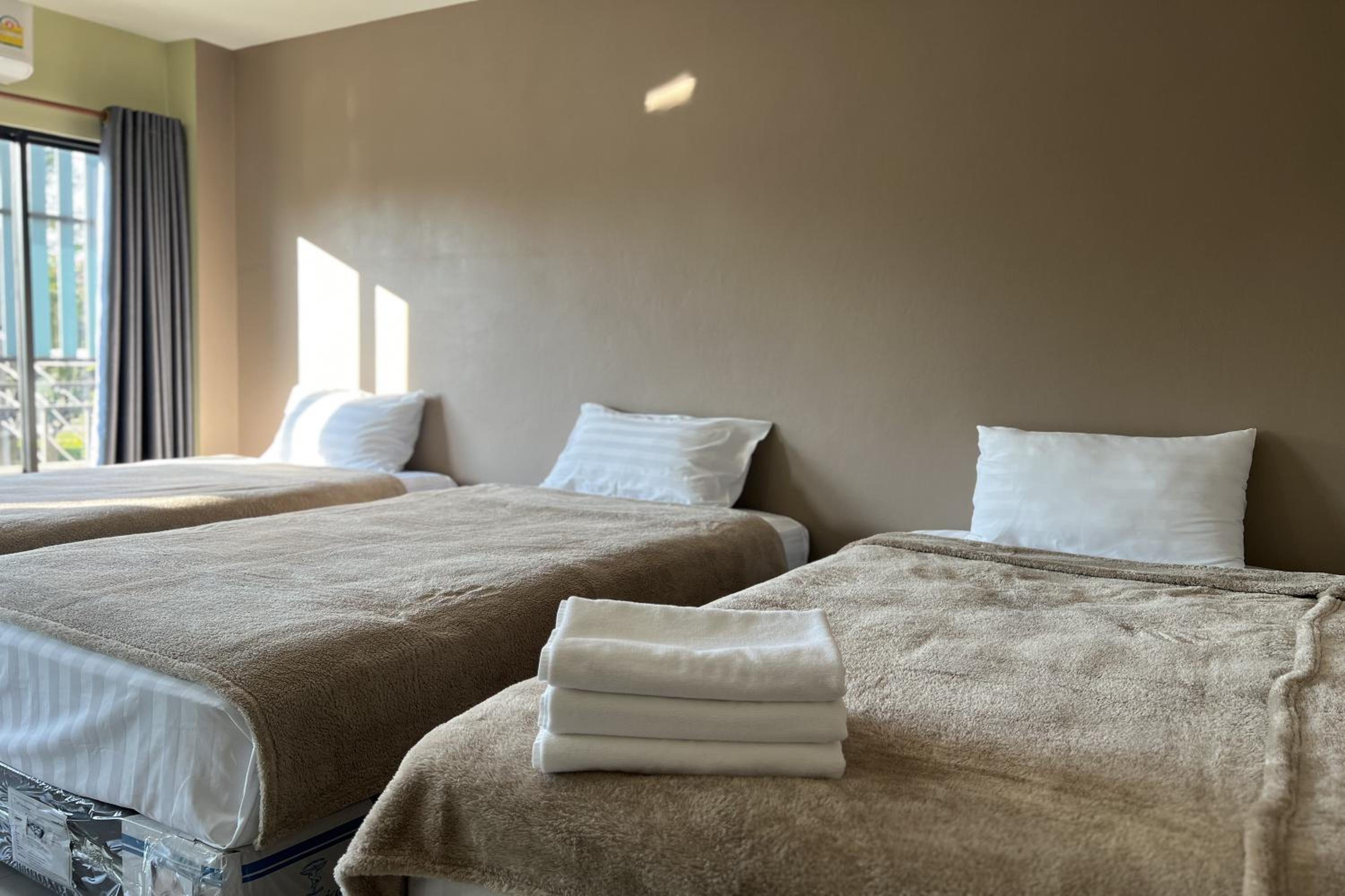 V Tharm Hotel