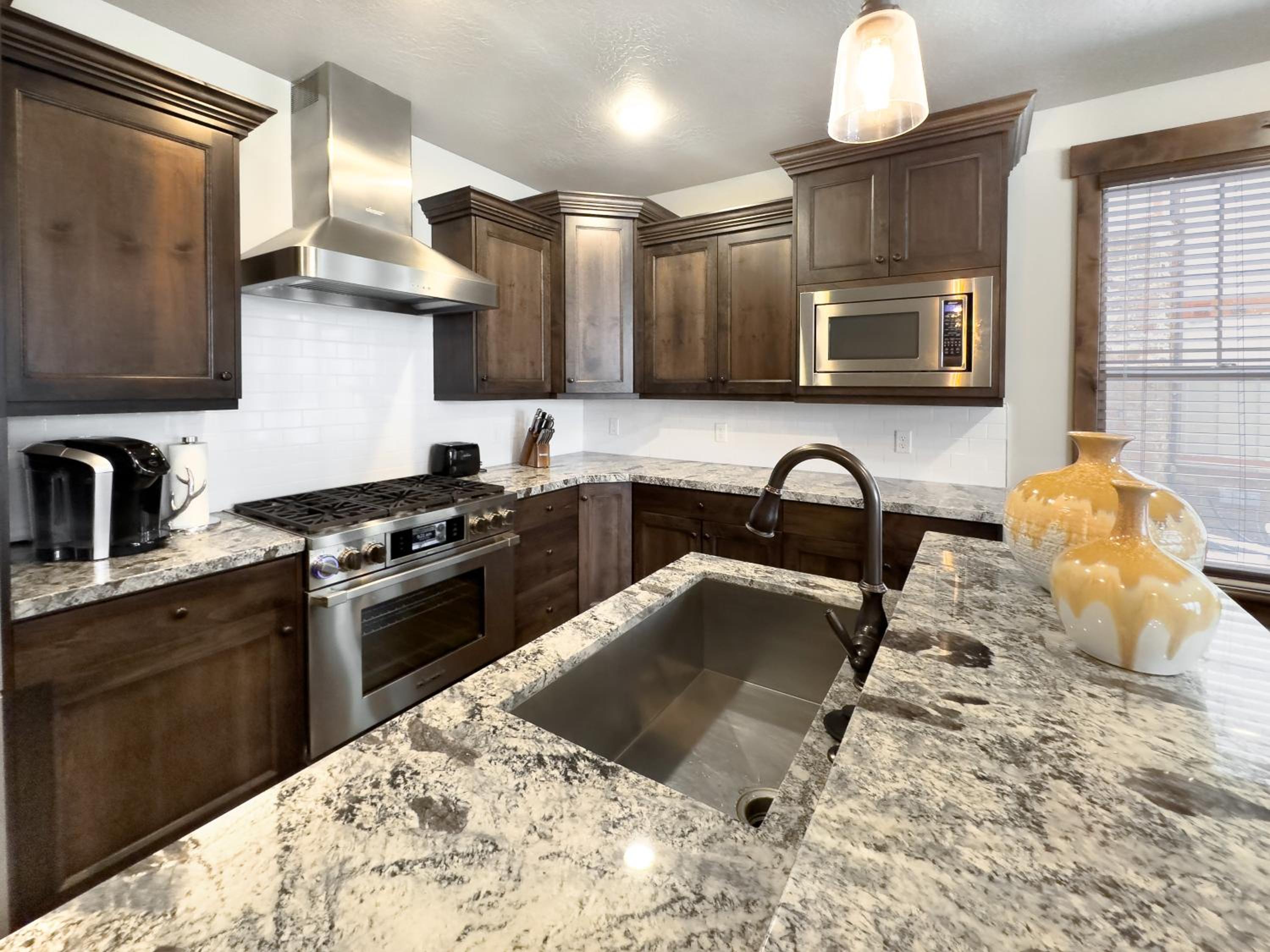 Ideal Condo 2 Minute Drive to Deer Valley view 2