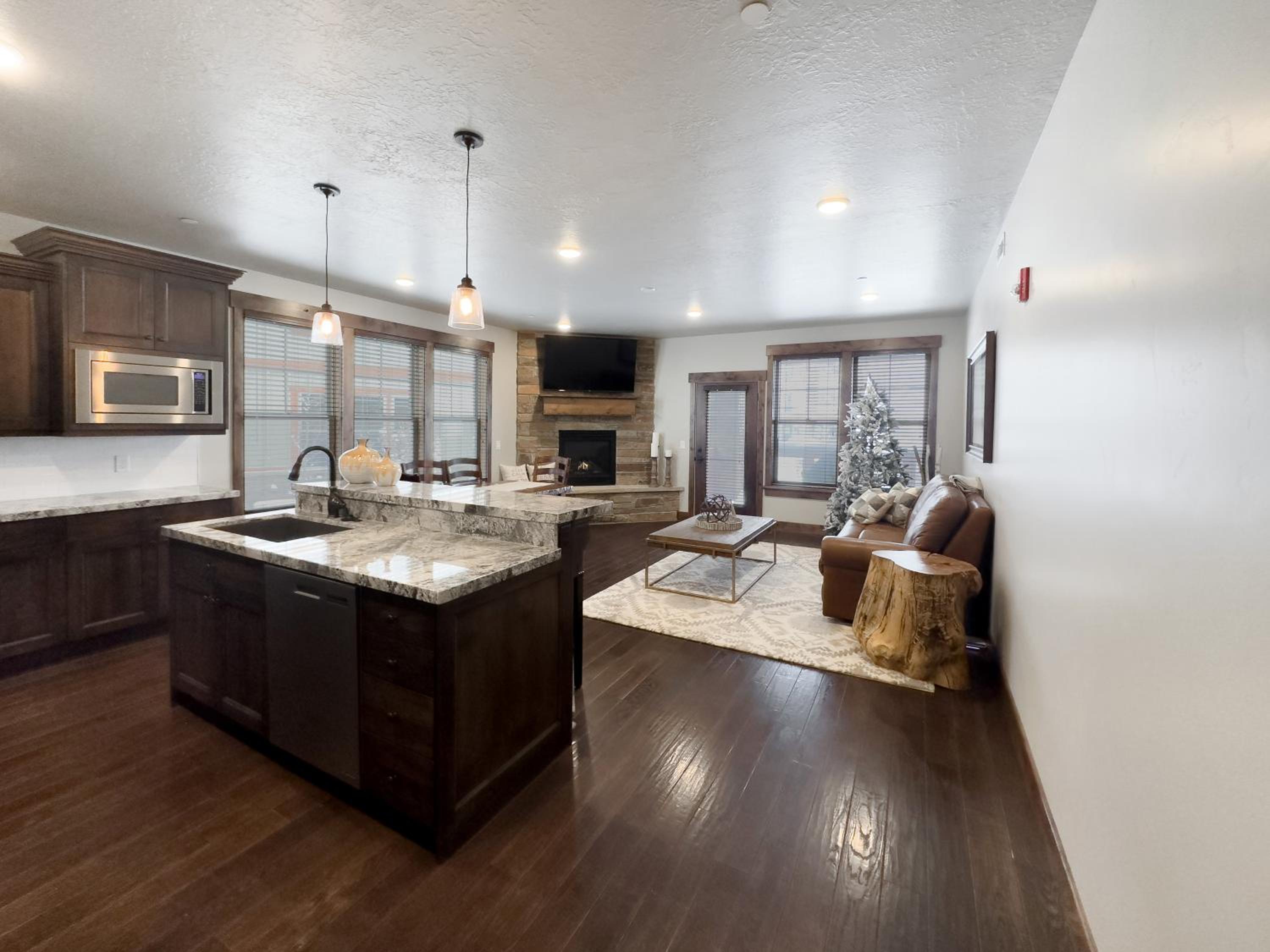 Ideal Condo 2 Minute Drive to Deer Valley view 5