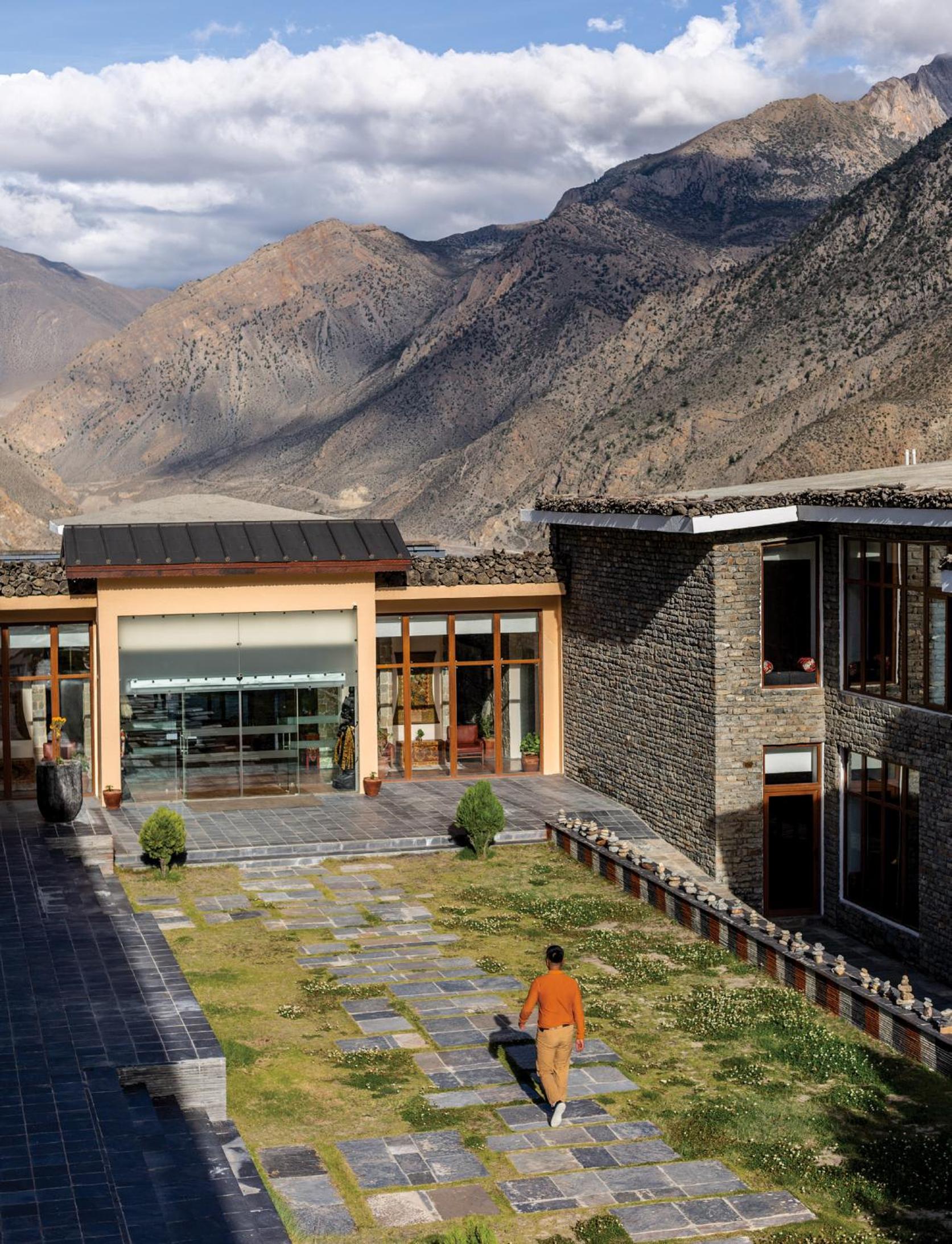 Shinta Mani Mustang view 4