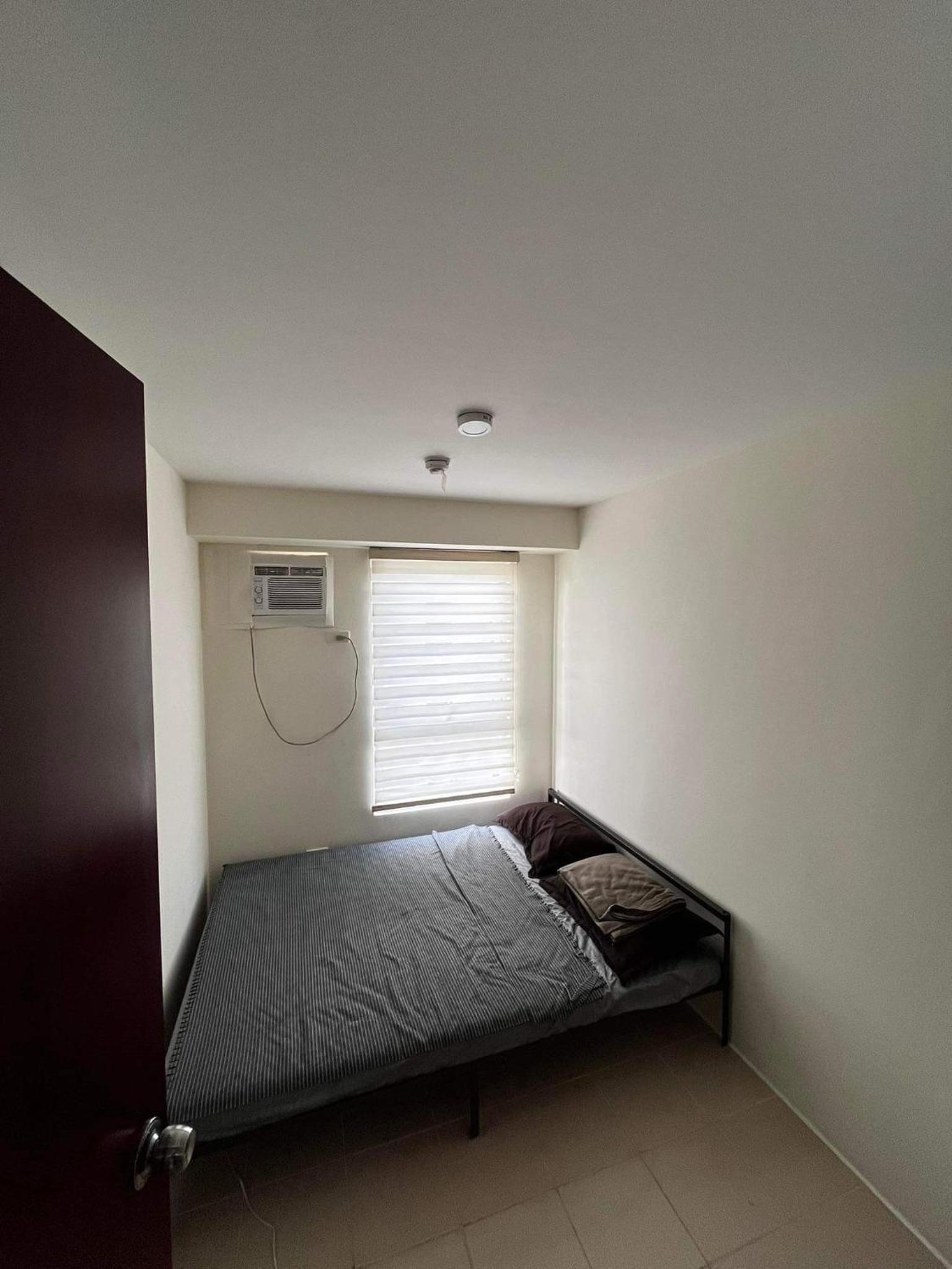 Cozy 2-BR in UDH, Manila view 3