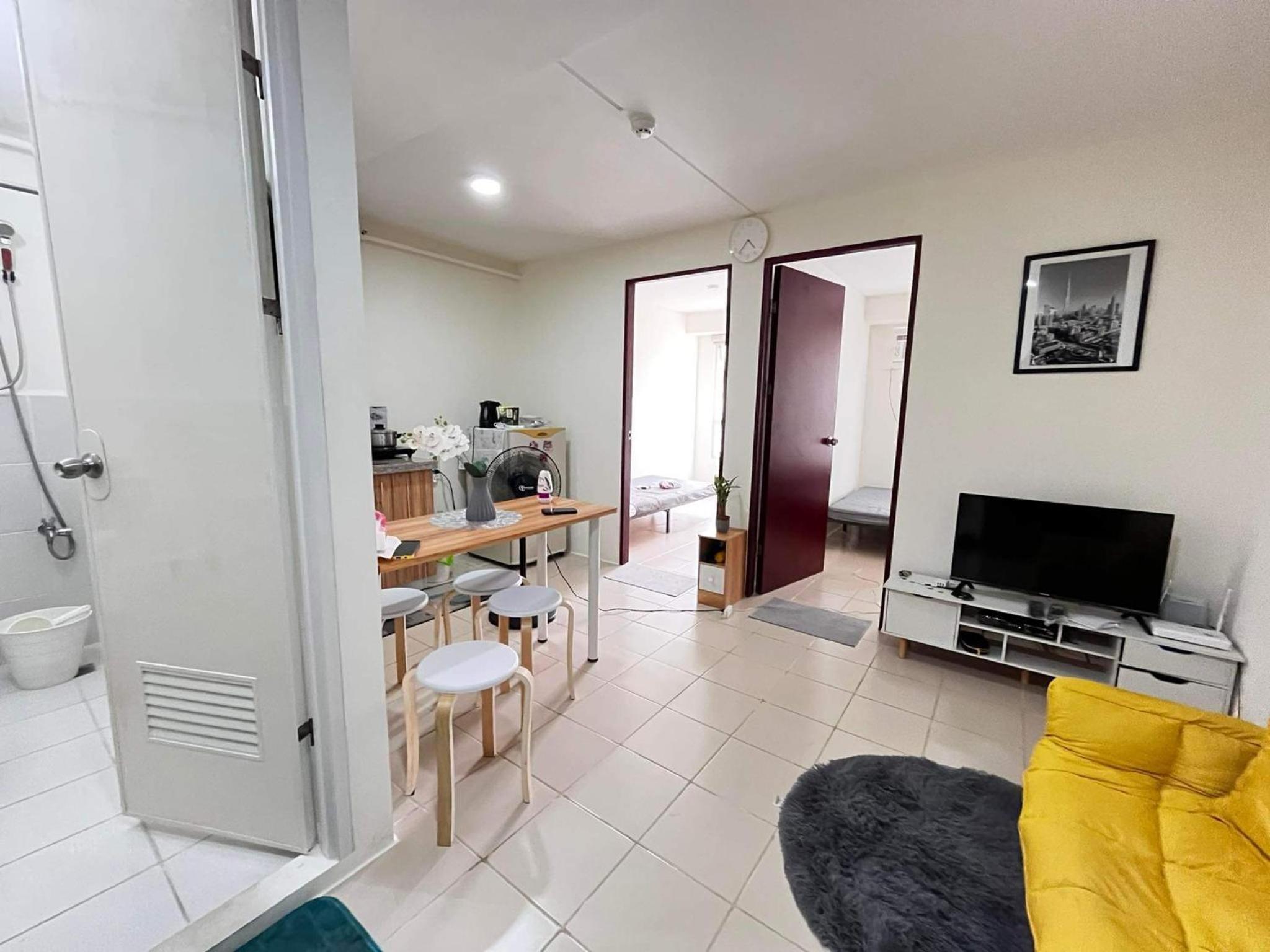 Cozy 2-BR in UDH, Manila view 5