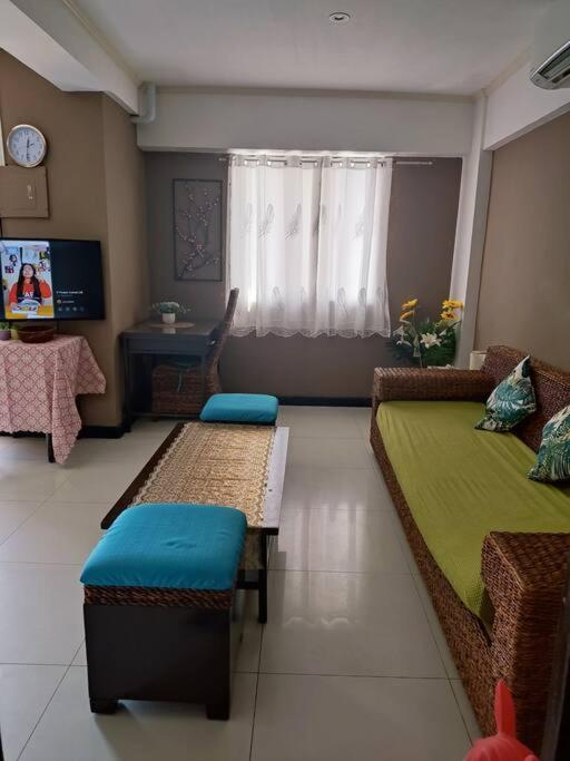 The Loft Layover - 3 minutes close proximity to Airport, Cozy and Quiet Condo view 5