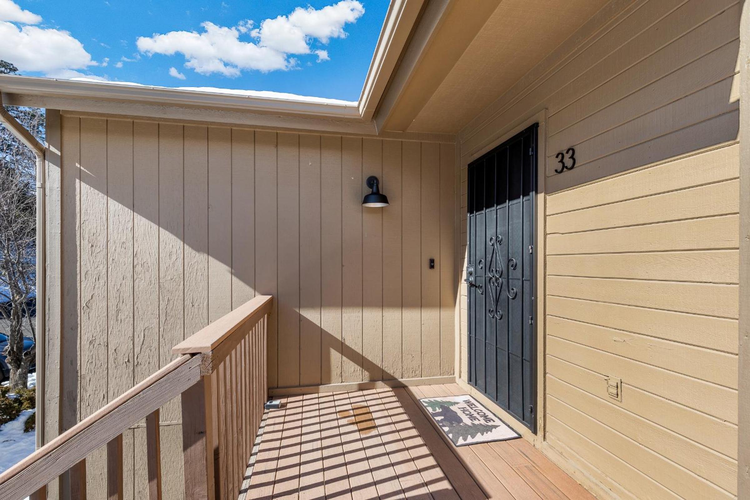 Cozy Retreat in the Pines Mins to Downtown view 2