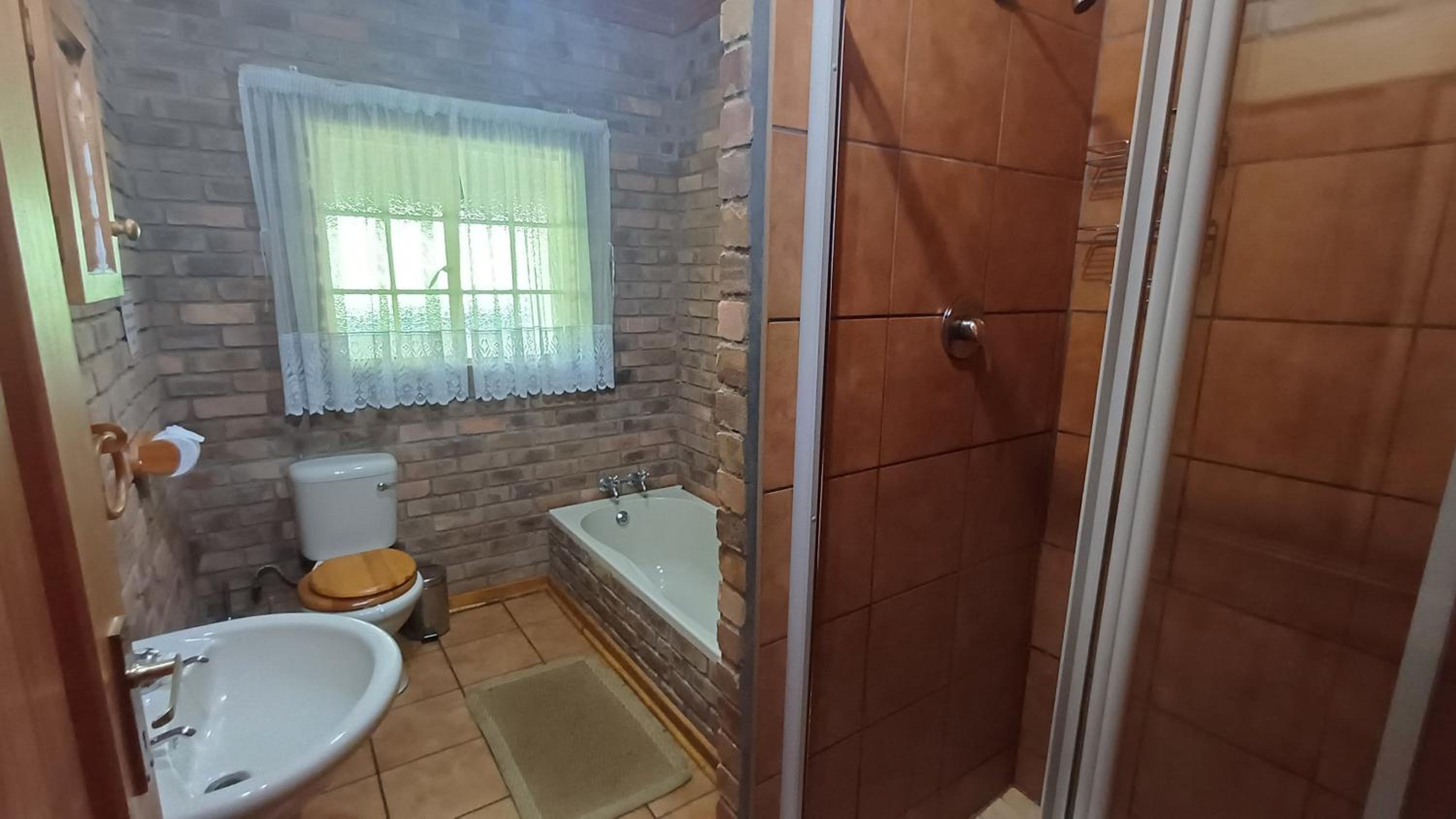 Thaba Tsweni Lodge & Safaris
