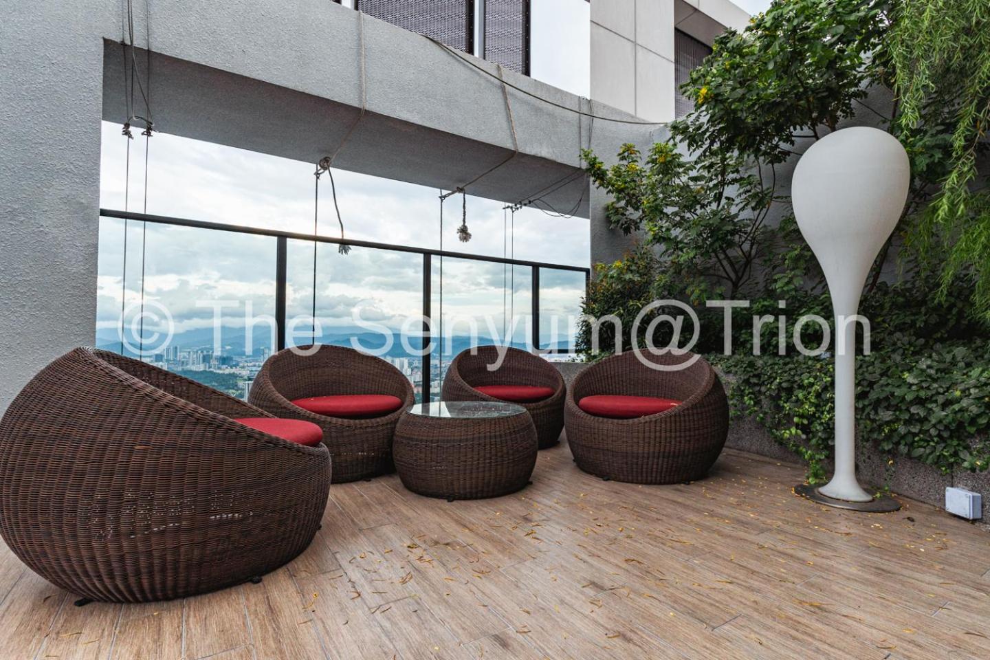 TRION studio 4 PAX tenseven