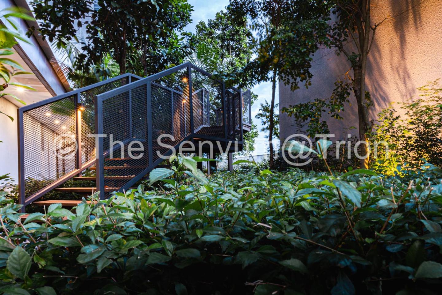 TRION studio 4 PAX tenseven