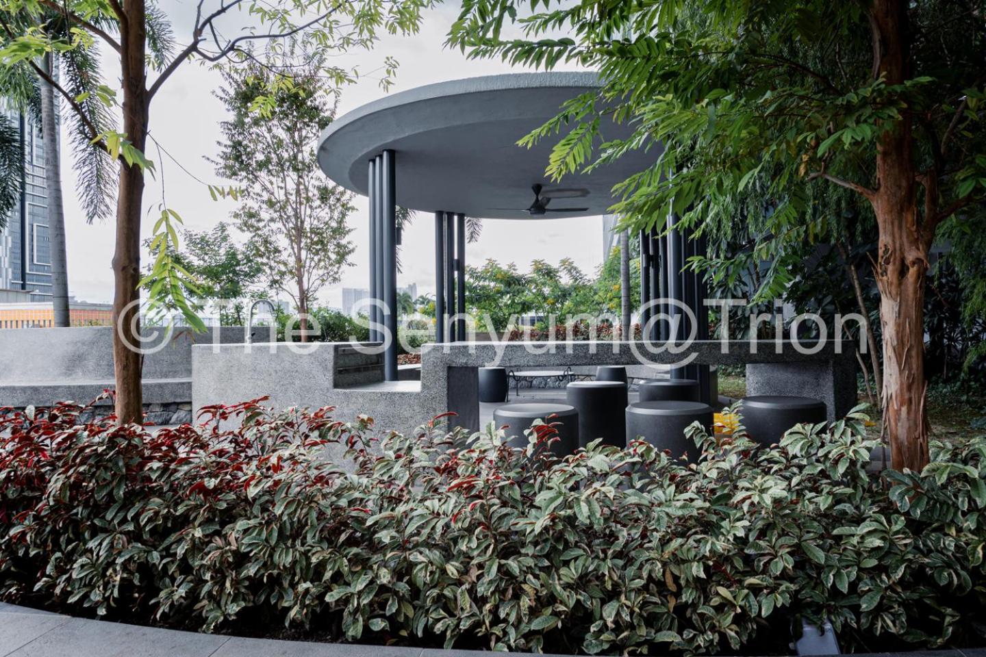 TRION studio 4 PAX tenseven