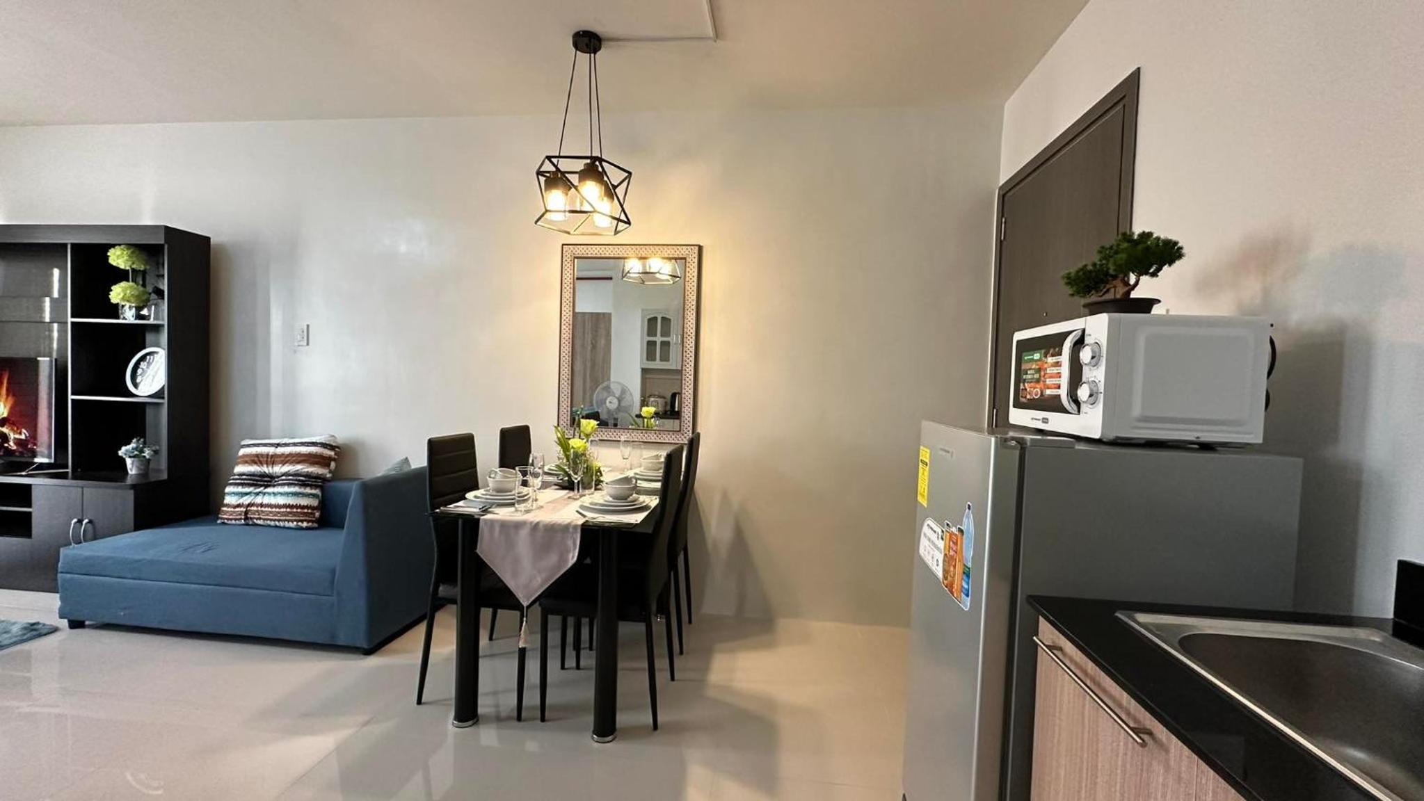 Studio deluxe with Balcony, Swimming pool and gym in Puerto Princesa, Palawan
