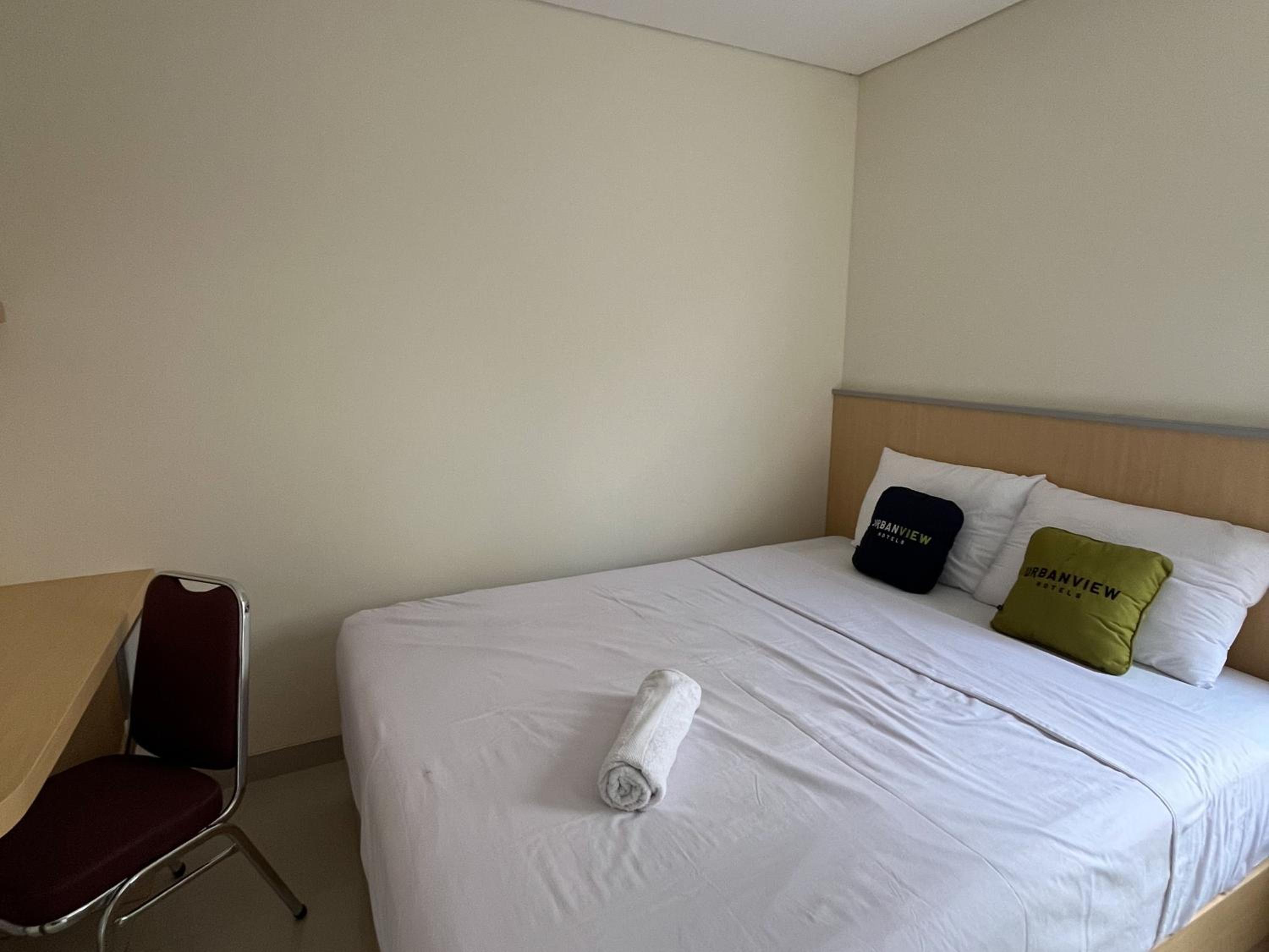 Urbanview Indria Inn Solo by RedDoorz view 3