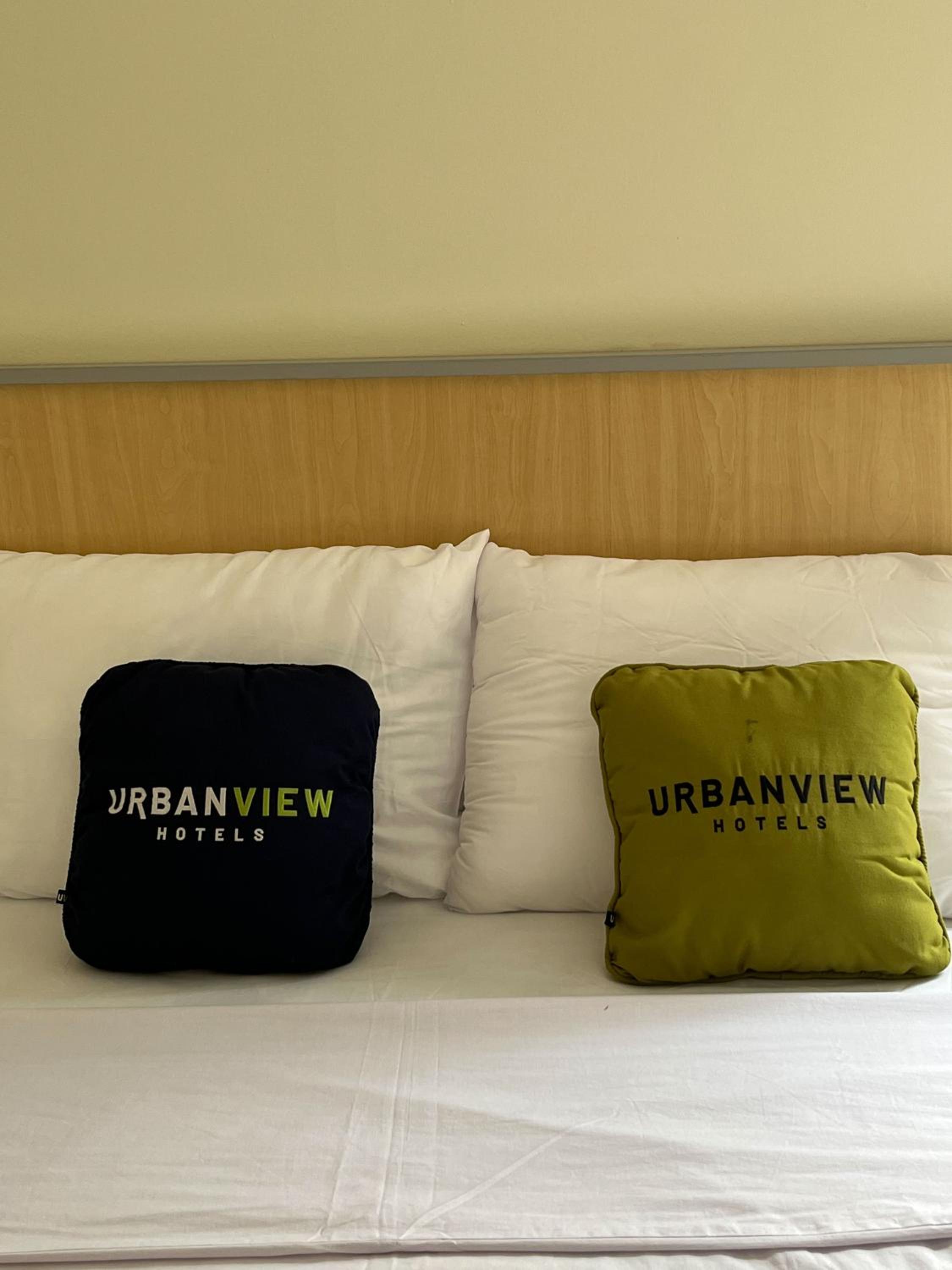 Urbanview Indria Inn Solo by RedDoorz view 5