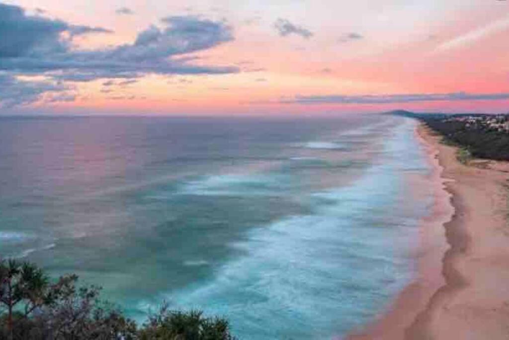 Location Location, sunshine beach, 100 m to beach( HA3)