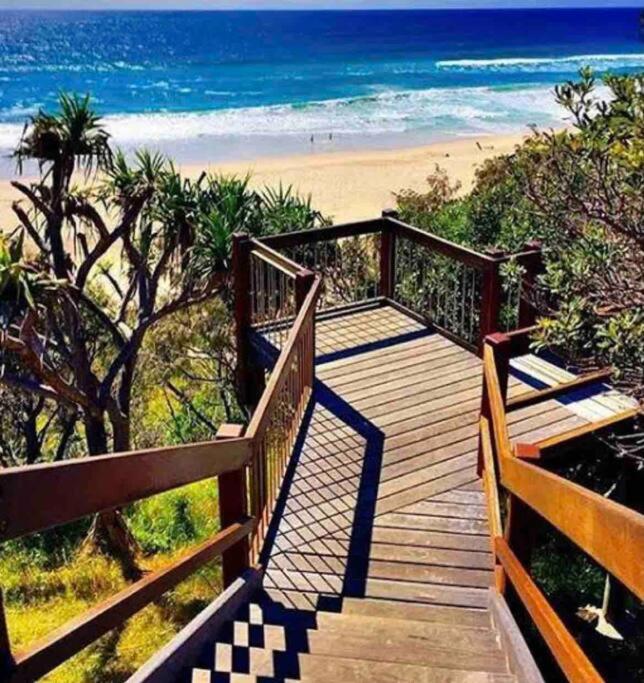 Location Location, sunshine beach, 100 m to beach( HA3)